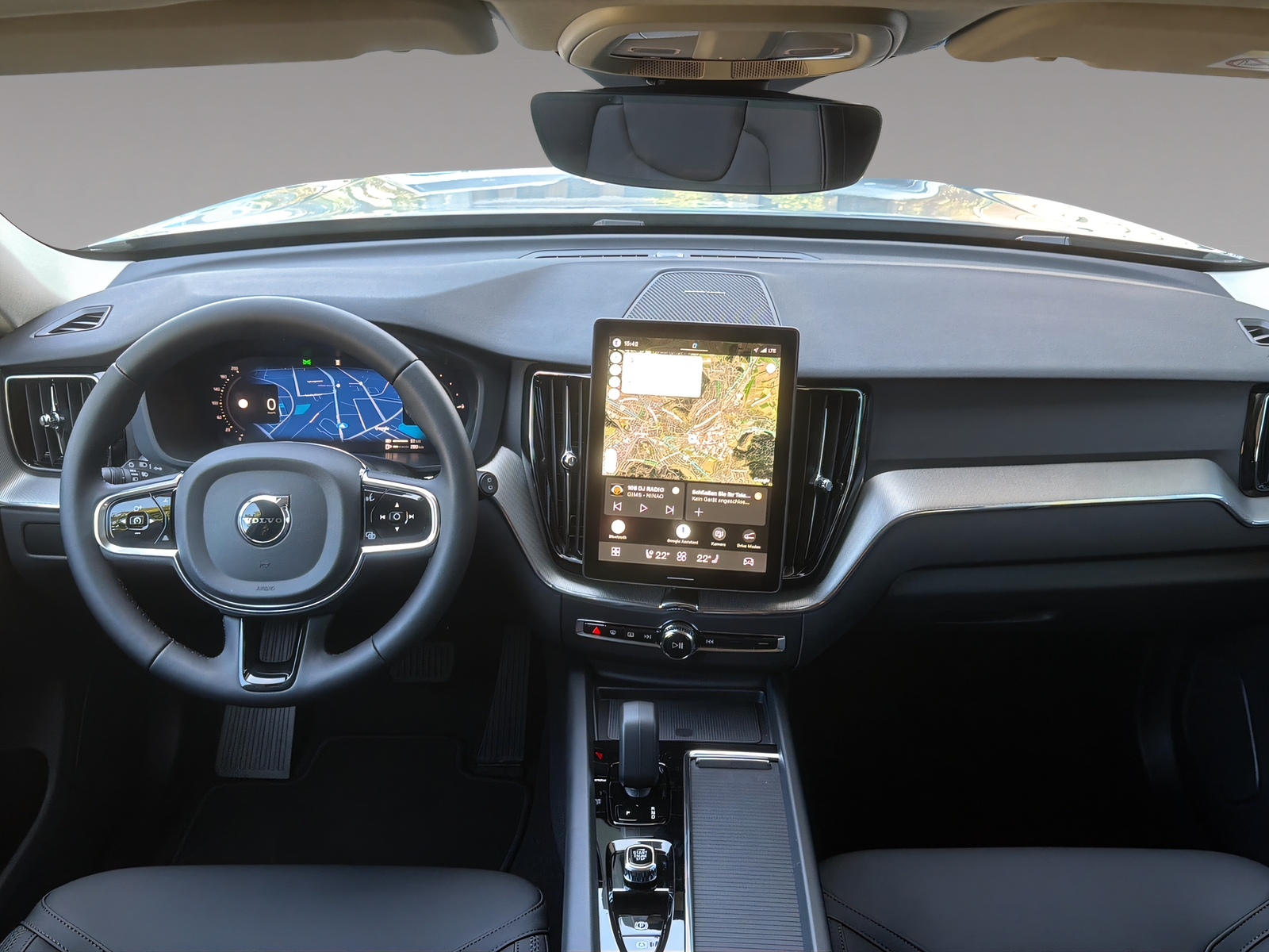 VOLVO XC60 2.0 T6 TE Core eAWD-image-8