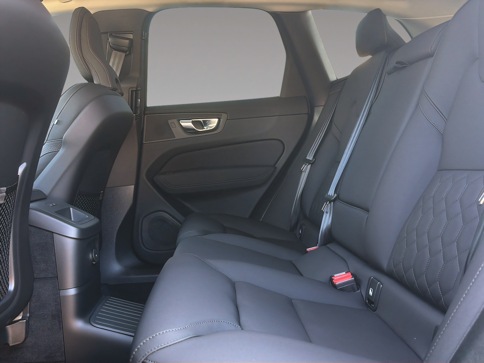 VOLVO XC60 2.0 T6 TE Core eAWD-image-17