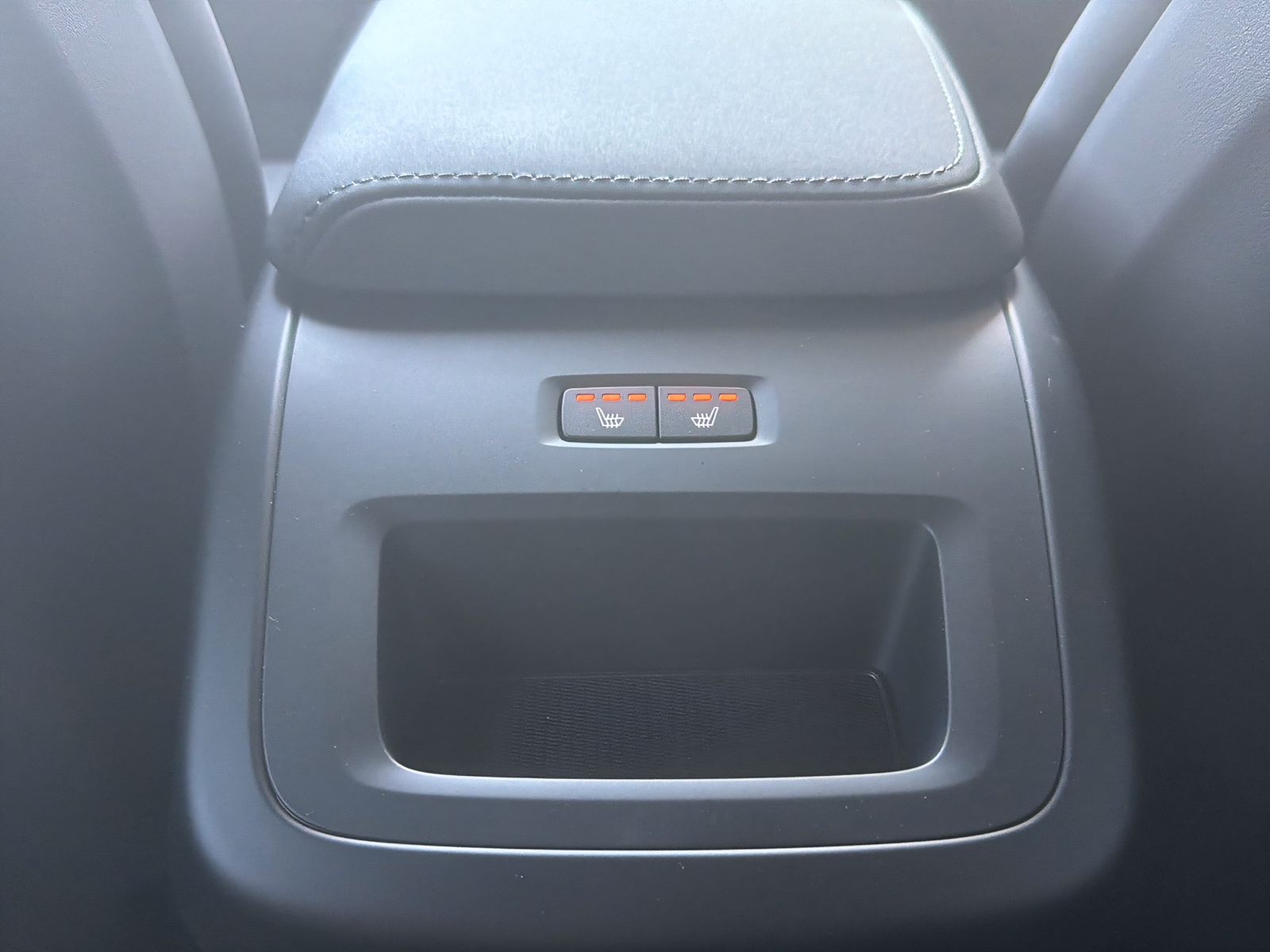 VOLVO XC60 2.0 T6 TE Core eAWD-image-18