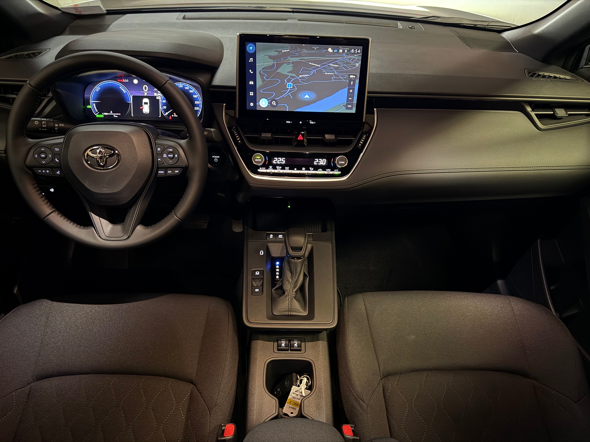 TOYOTA Corolla Cross 1.8 Comfort e-CVT-image-14
