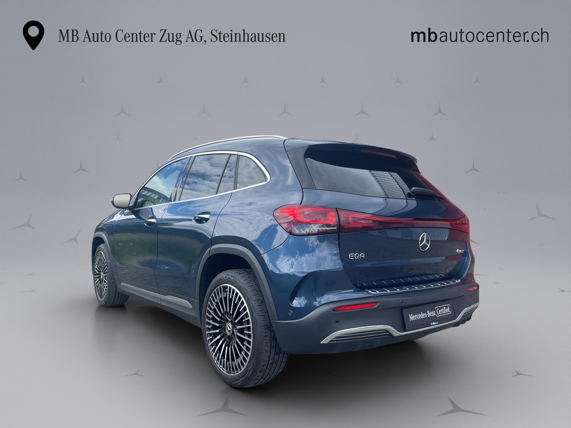 MERCEDES-BENZ EQA 300 Swiss Star AMG Line 4matic-showroom-element-3
