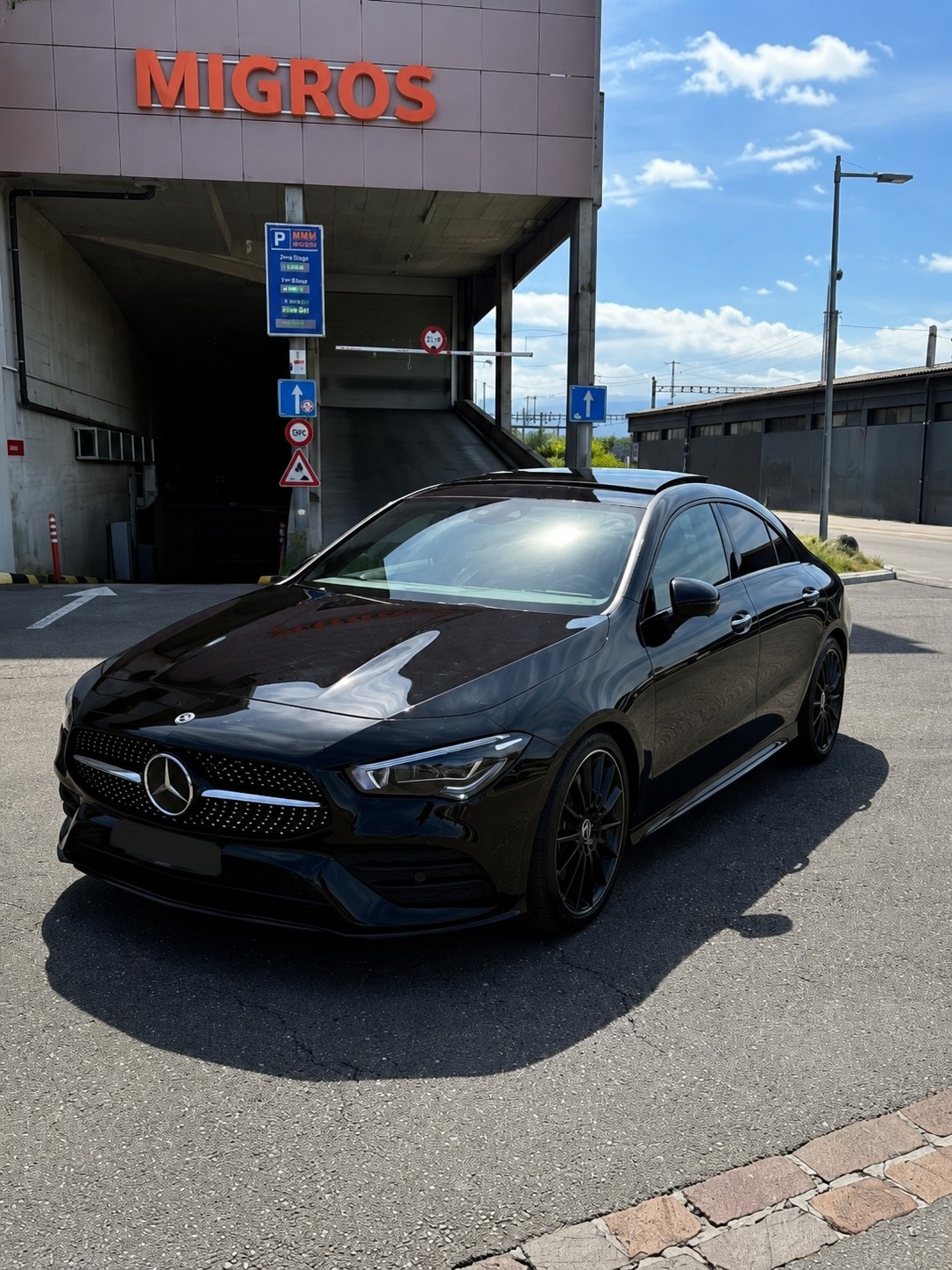 MERCEDES-BENZ CLA 250 Swiss Star AMG Line 4matic-image-1