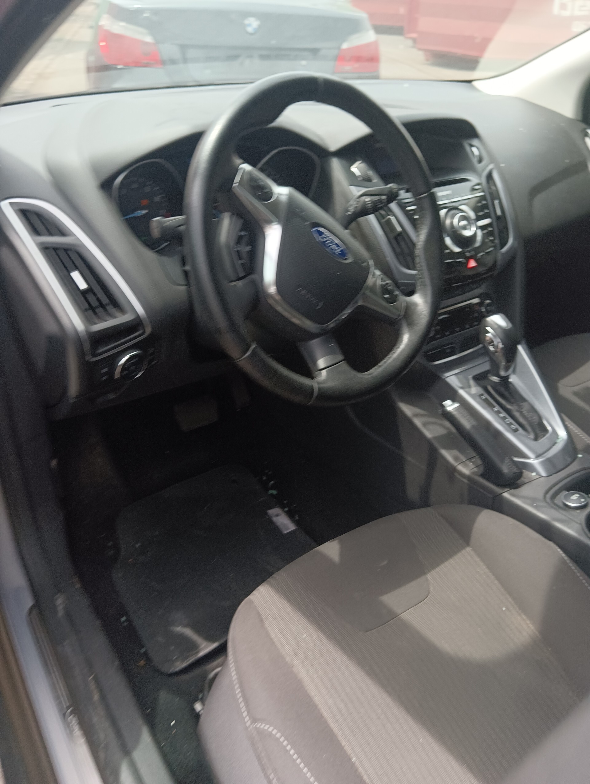 FORD Focus 1.6i VCT Titanium PowerShift-image-3