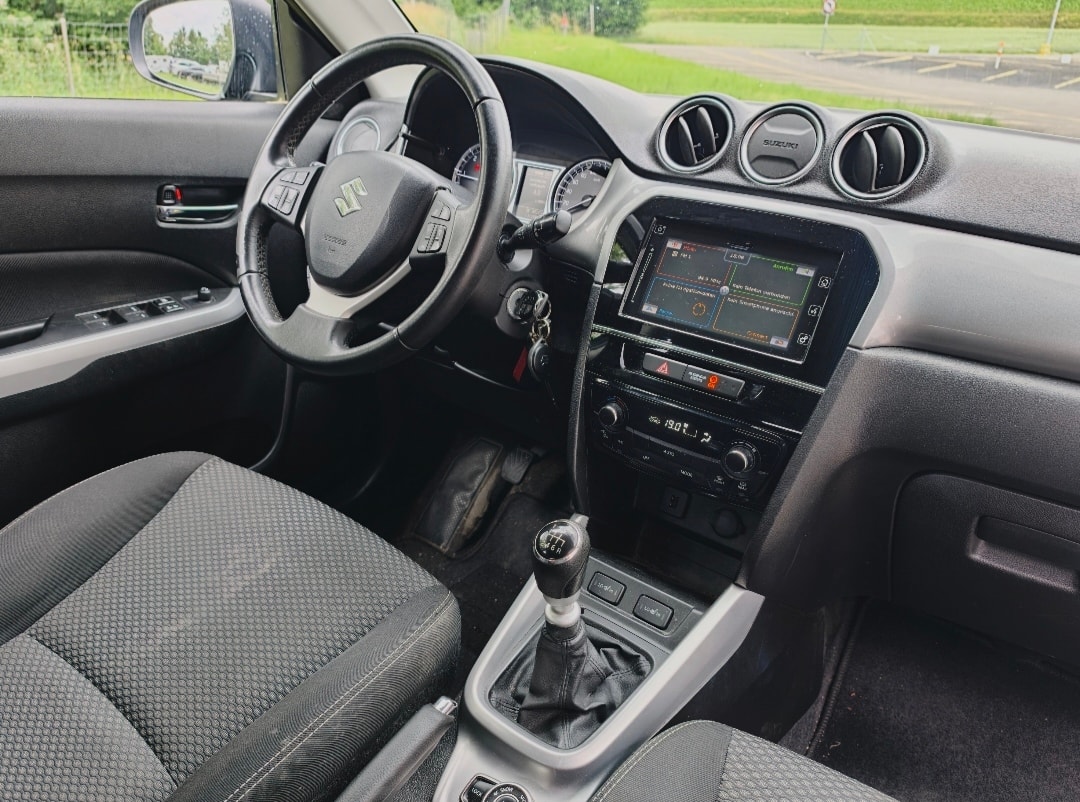 SUZUKI Vitara 1.6 TD Compact Top-image-9