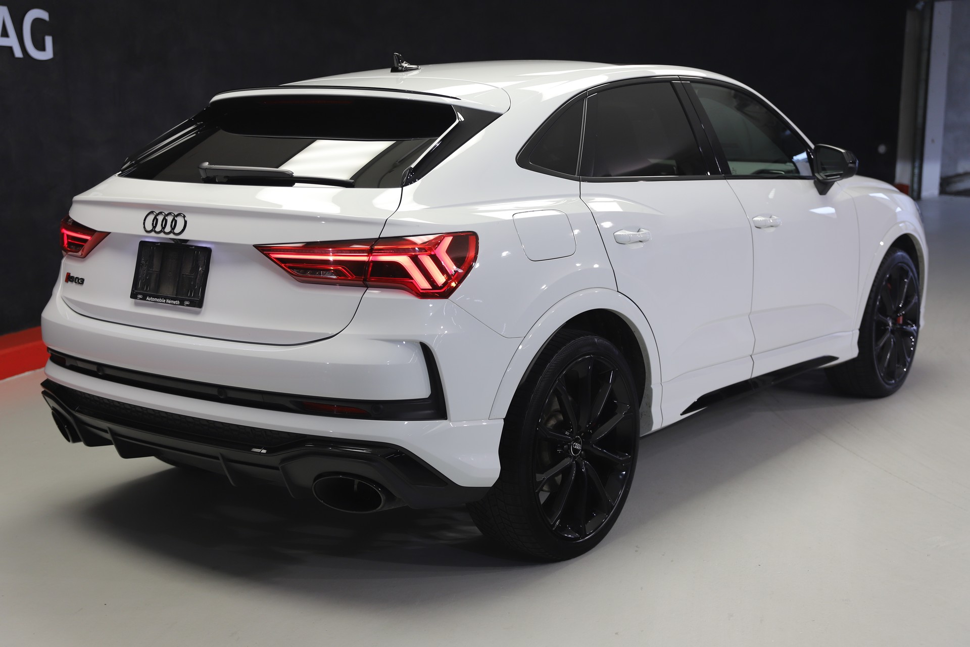 AUDI RS Q3 Sportback quattro S tronic-showroom-element-2