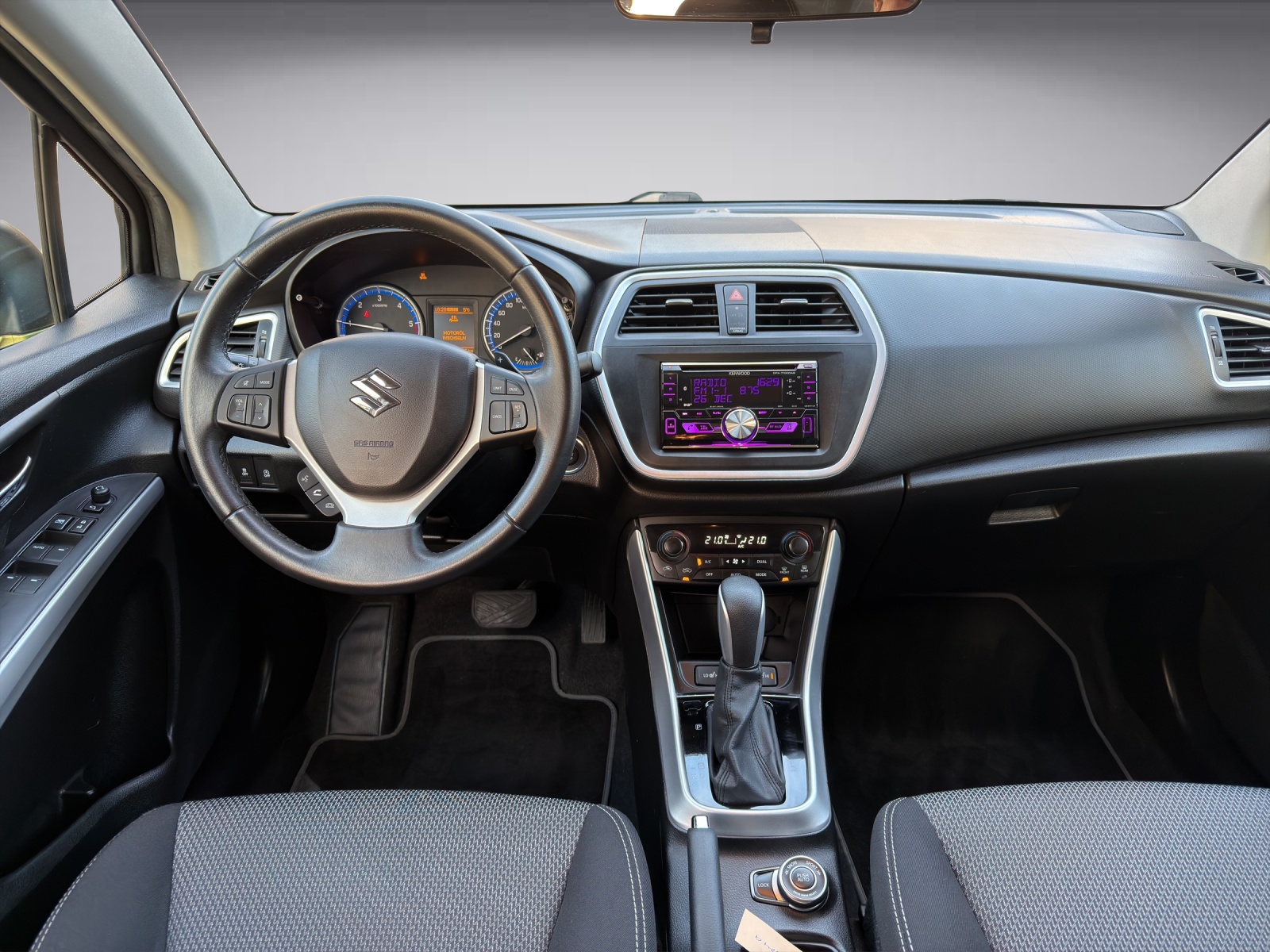 SUZUKI SX4 S-Cross 1.6 TD Piz Sulai 4x4-image-11