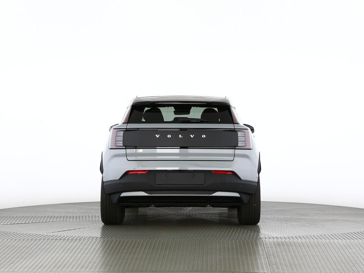 VOLVO EX30 CC P8 Ultra AWD-image-3