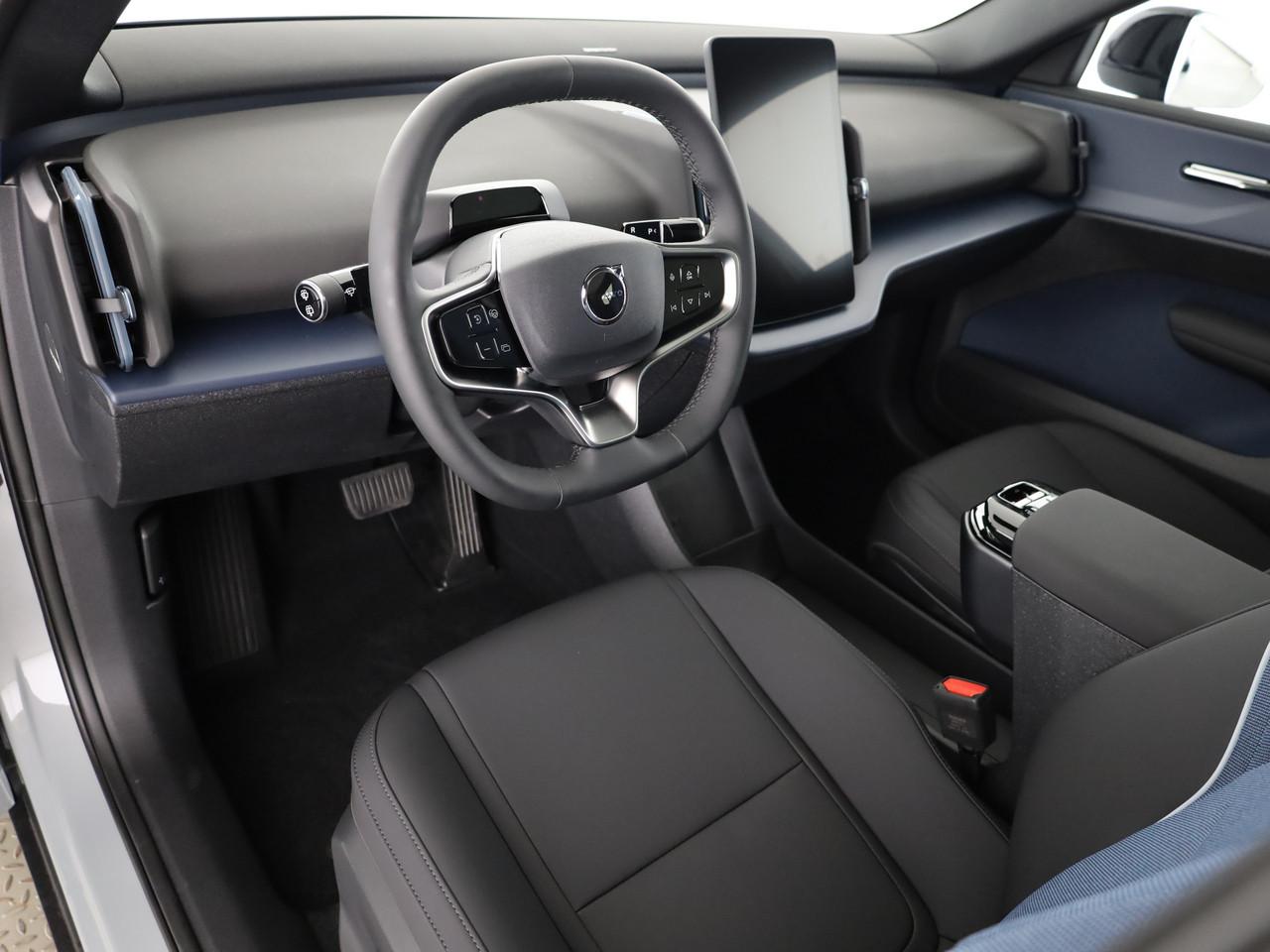 VOLVO EX30 CC P8 Ultra AWD-image-6