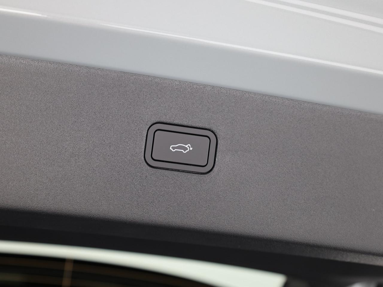 VOLVO EX30 CC P8 Ultra AWD-image-14
