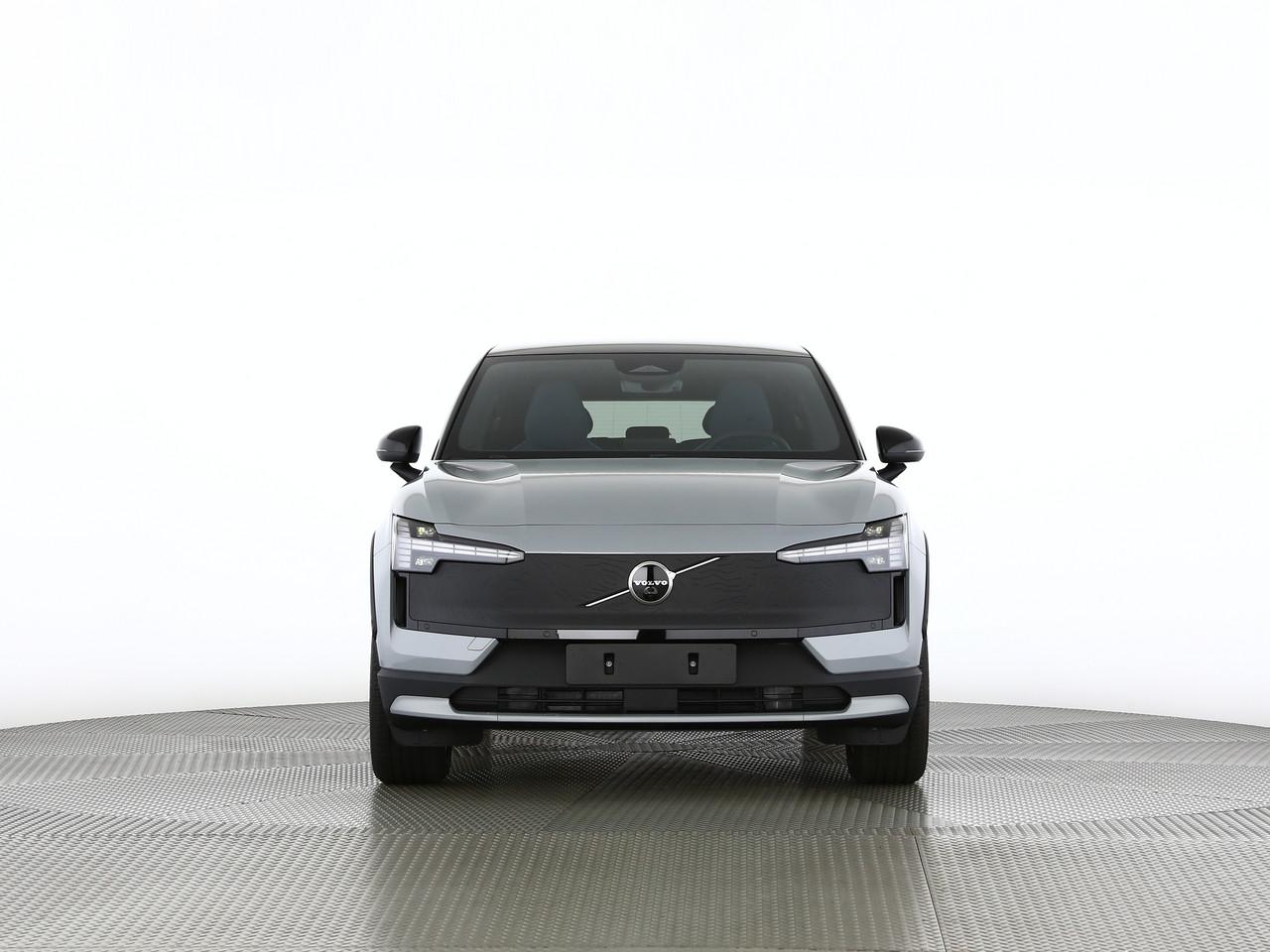 VOLVO EX30 CC P8 Ultra AWD-image-4