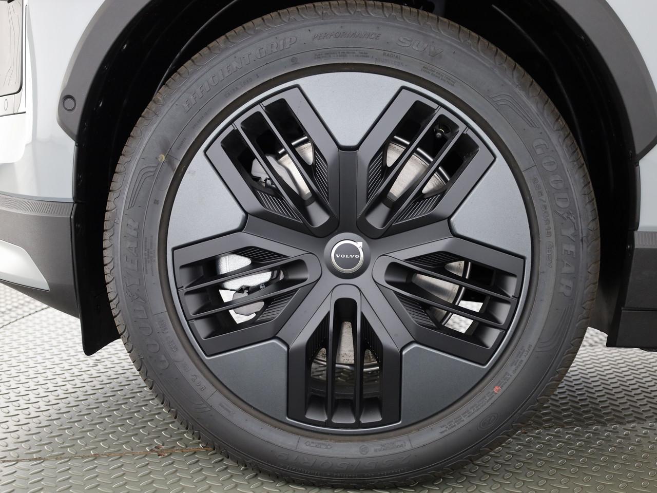 VOLVO EX30 CC P8 Ultra AWD-image-5