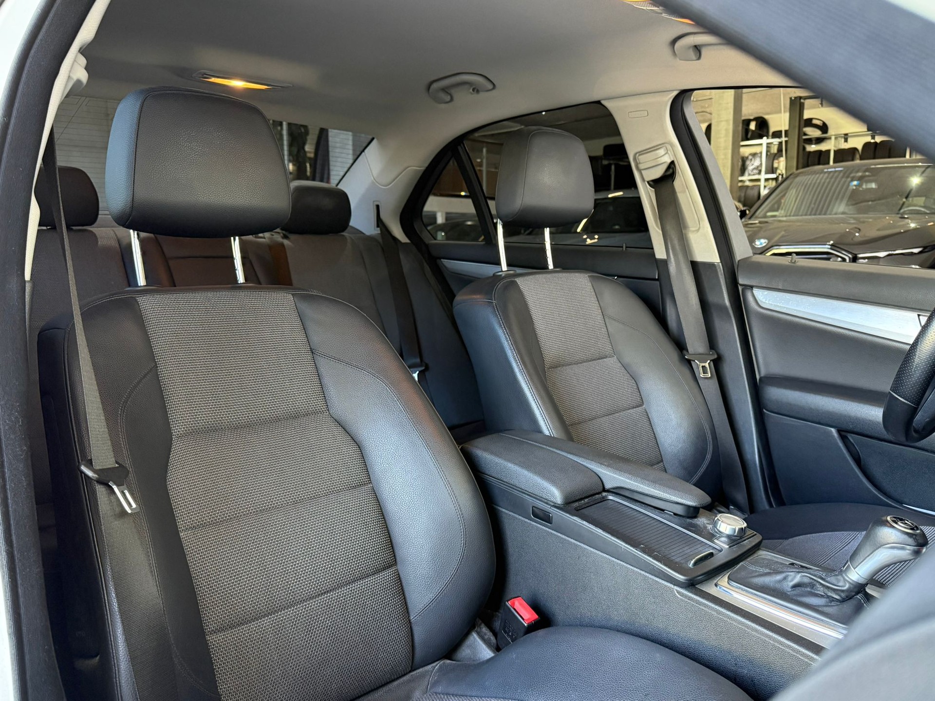 MERCEDES-BENZ C 350 Avantgarde 4Matic 7G-Tronic-image-12