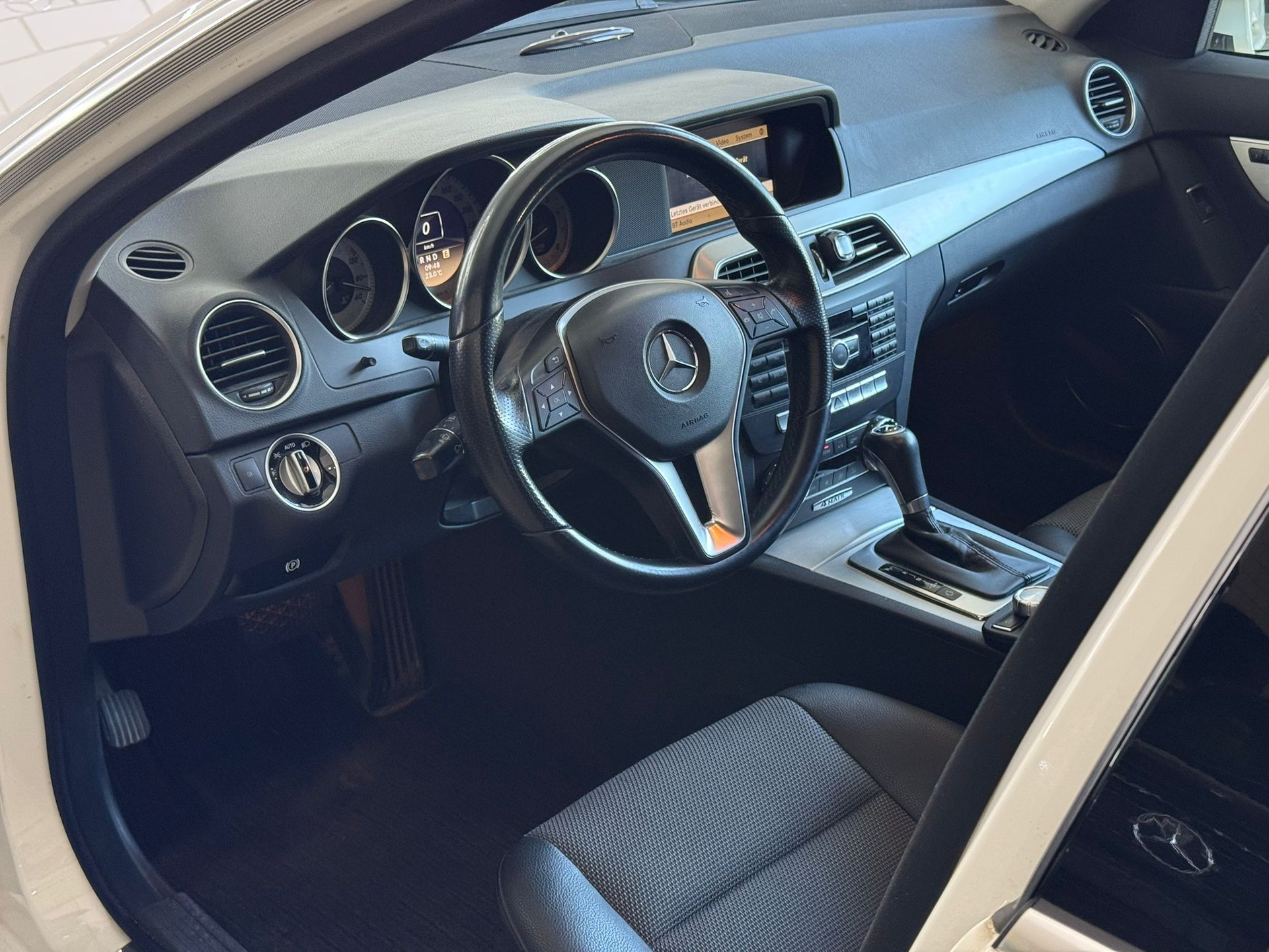MERCEDES-BENZ C 350 Avantgarde 4Matic 7G-Tronic-image-6
