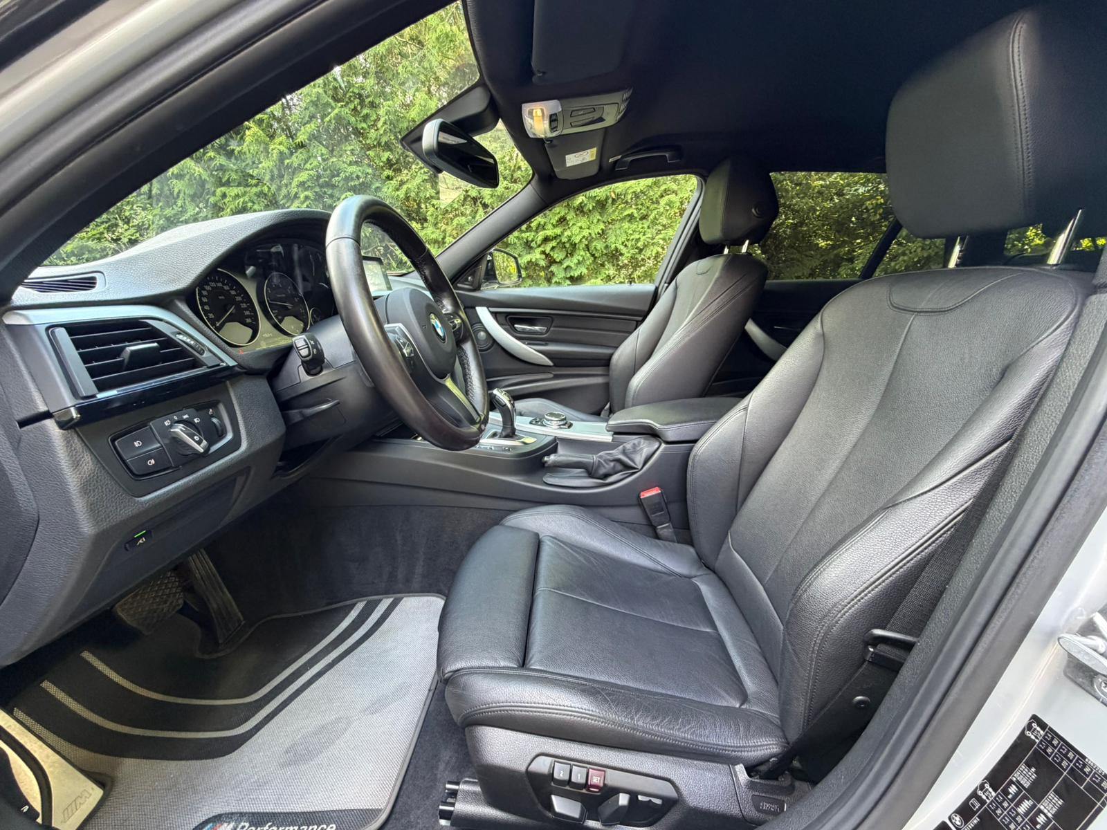 BMW 335i xDrive Touring Steptronic M-Sport-image-13