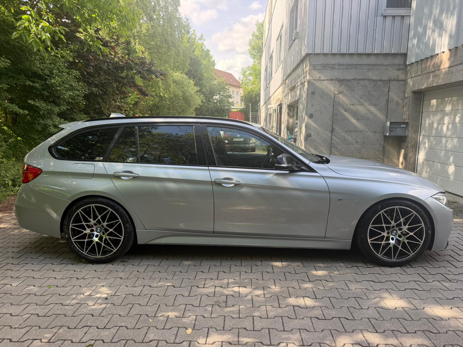 BMW 335i xDrive Touring Steptronic M-Sport-image-7