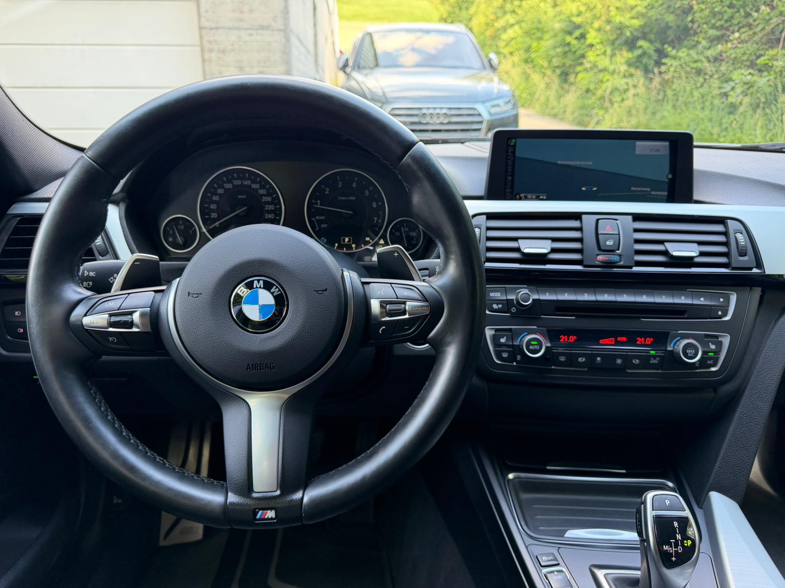 BMW 335i xDrive Touring Steptronic M-Sport-image-24