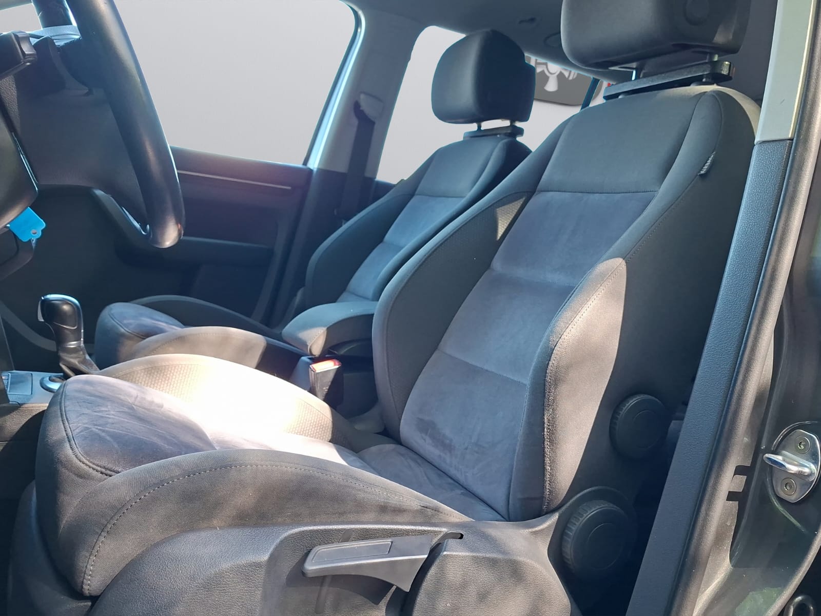 VW Touran 2.0 TDI BlueMotion Technology Cup DSG-image-10