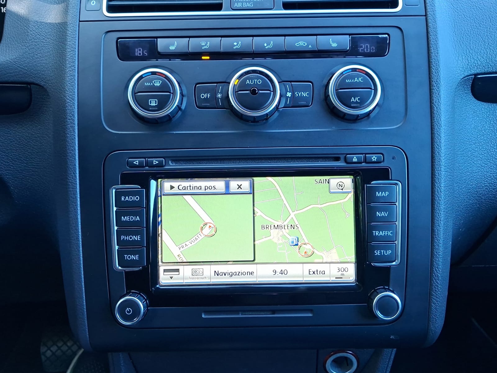VW Touran 2.0 TDI BlueMotion Technology Cup DSG-image-16