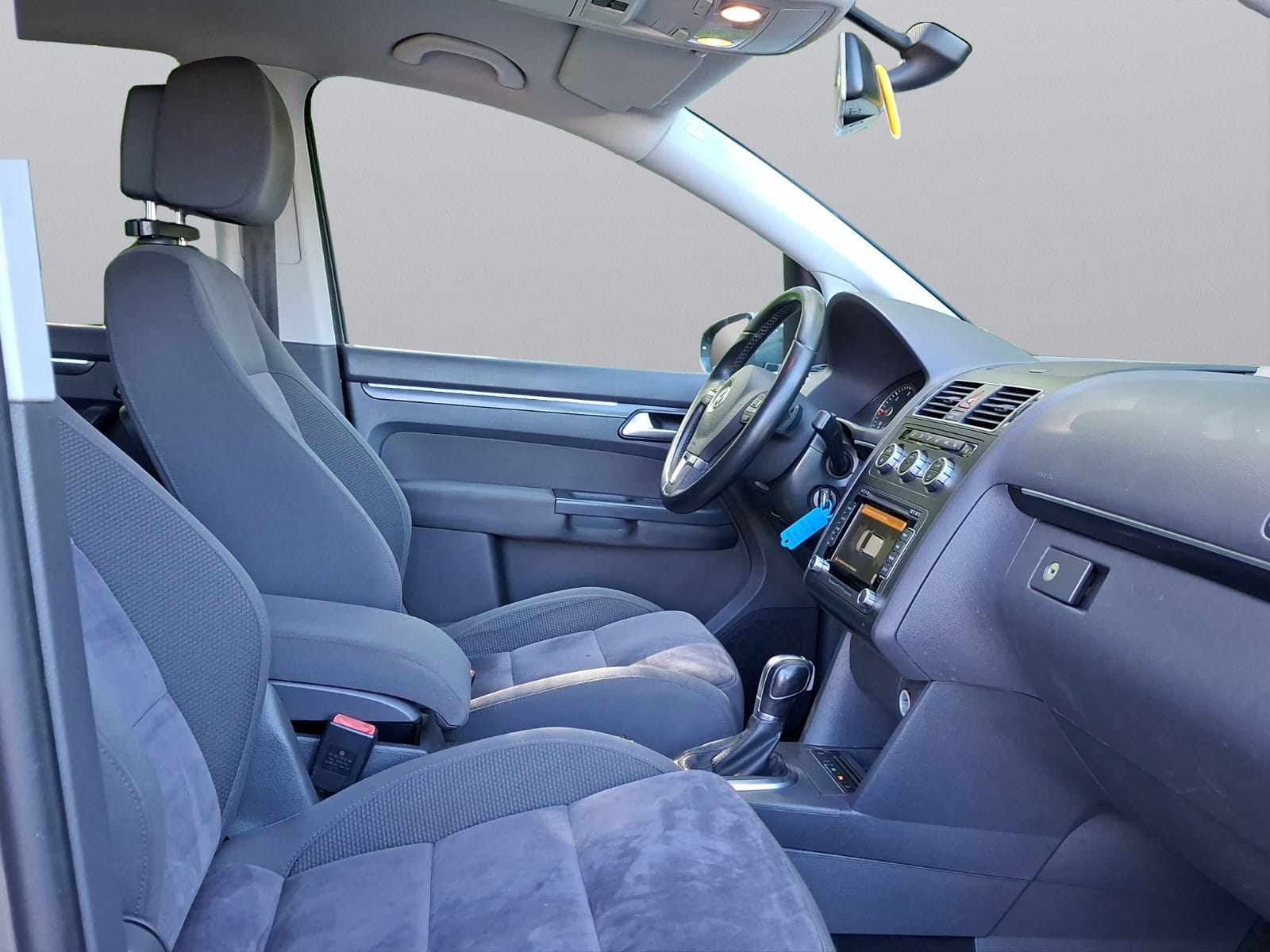 VW Touran 2.0 TDI BlueMotion Technology Cup DSG-image-11