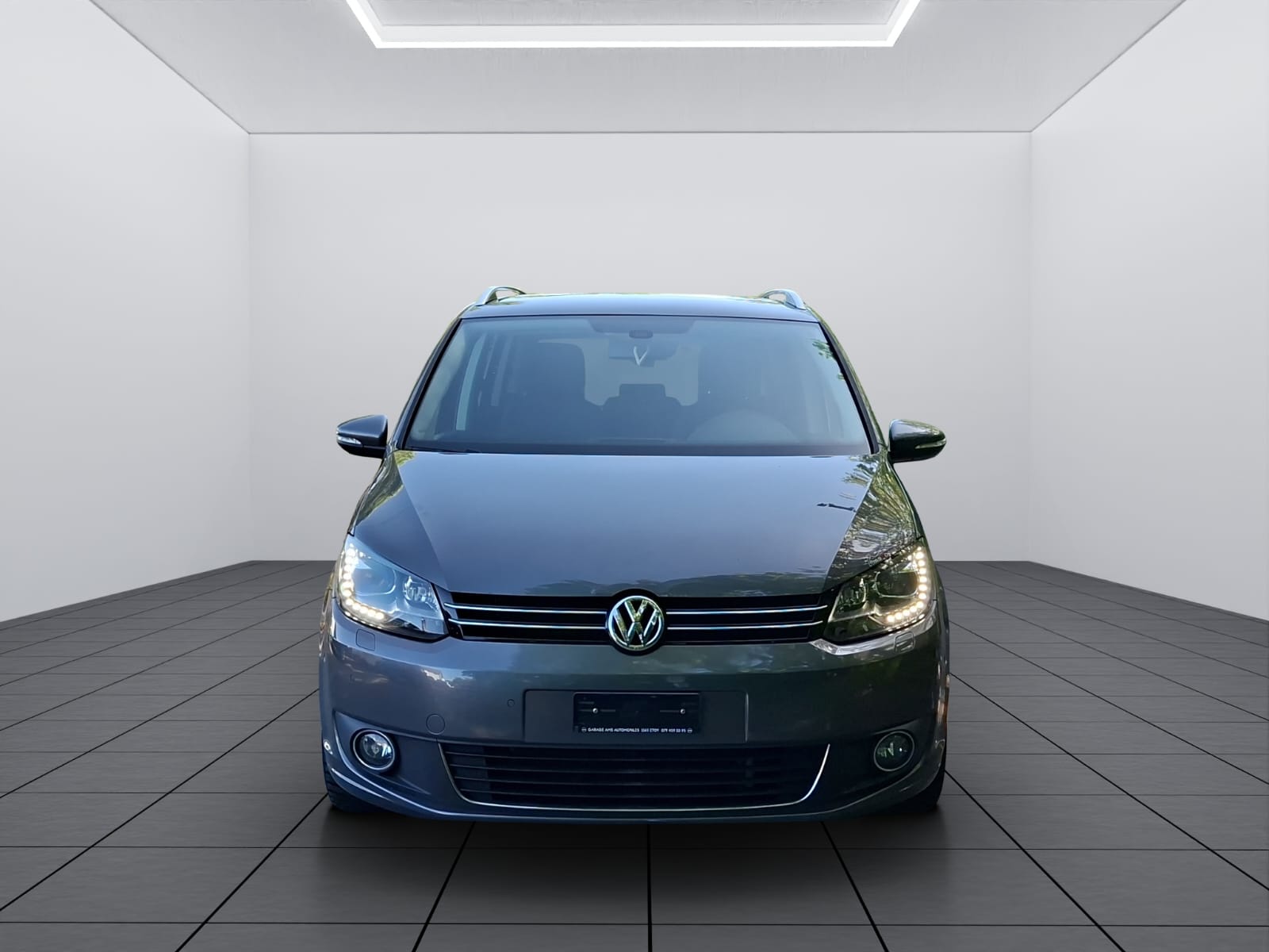 VW Touran 2.0 TDI BlueMotion Technology Cup DSG-image-1