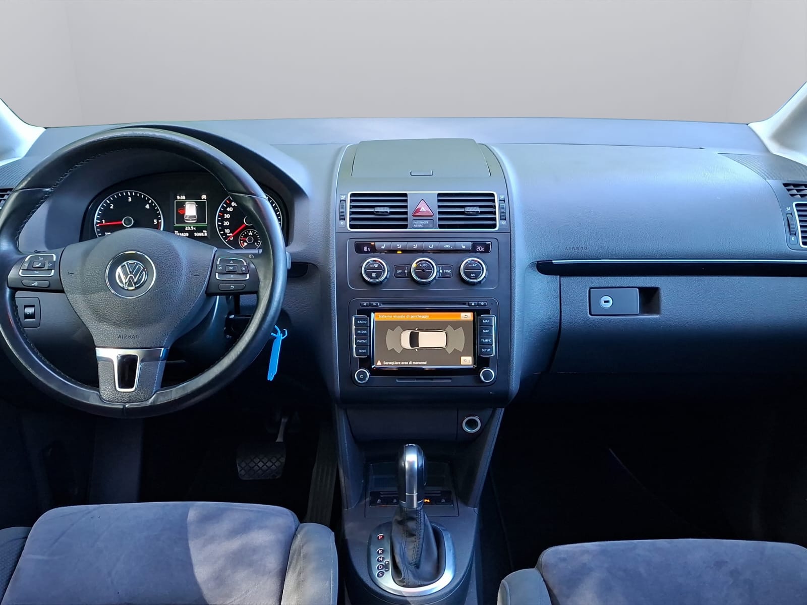 VW Touran 2.0 TDI BlueMotion Technology Cup DSG-image-13
