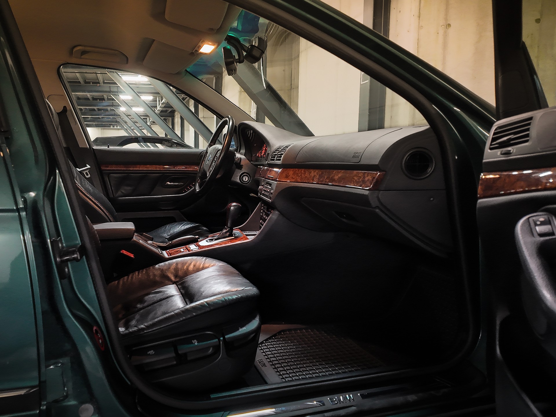 BMW 528i 1.Hand I Sammlerzustand I BMW Checkheft I Vermotgrün I Steptronic I-image-9