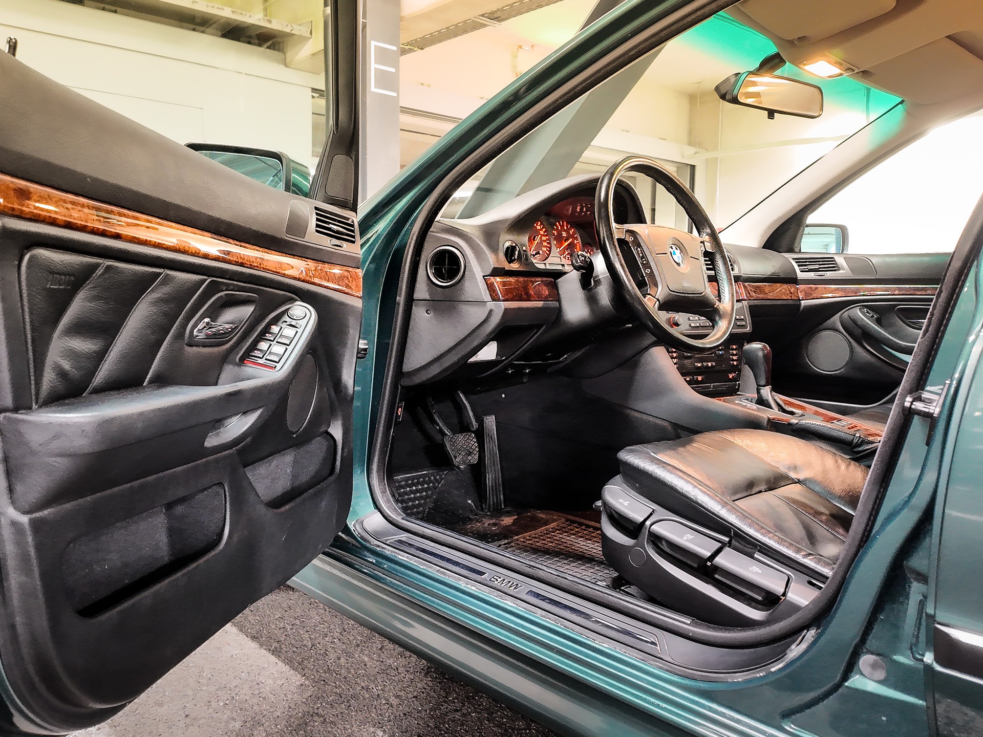 BMW 528i 1.Hand I Sammlerzustand I BMW Checkheft I Vermotgrün I Steptronic I-image-5