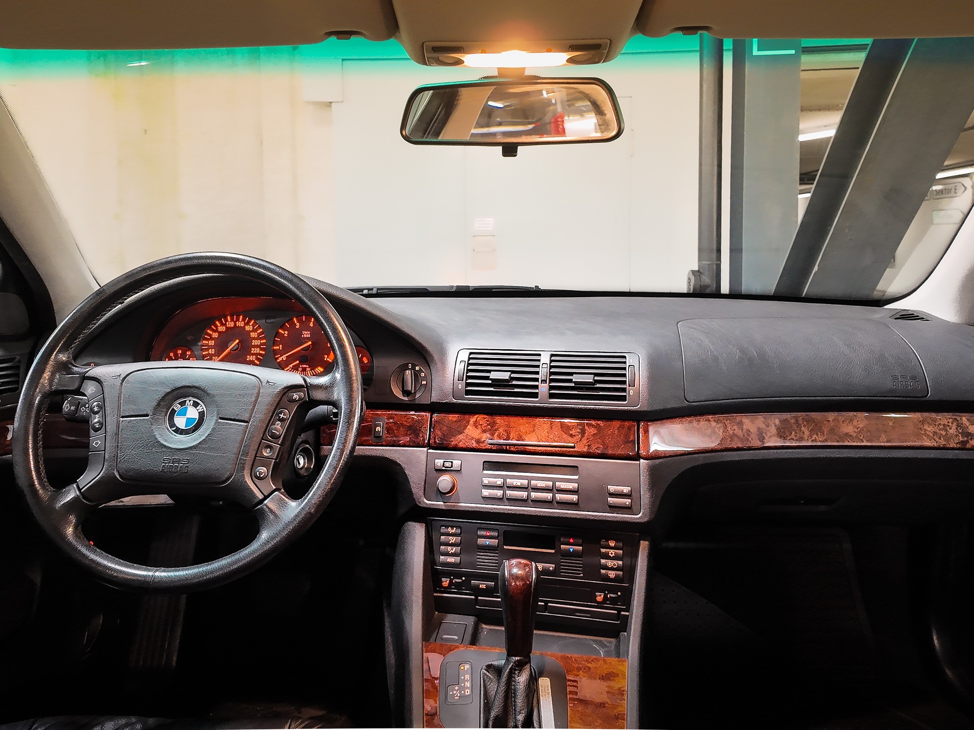 BMW 528i 1.Hand I Sammlerzustand I BMW Checkheft I Vermotgrün I Steptronic I-image-7