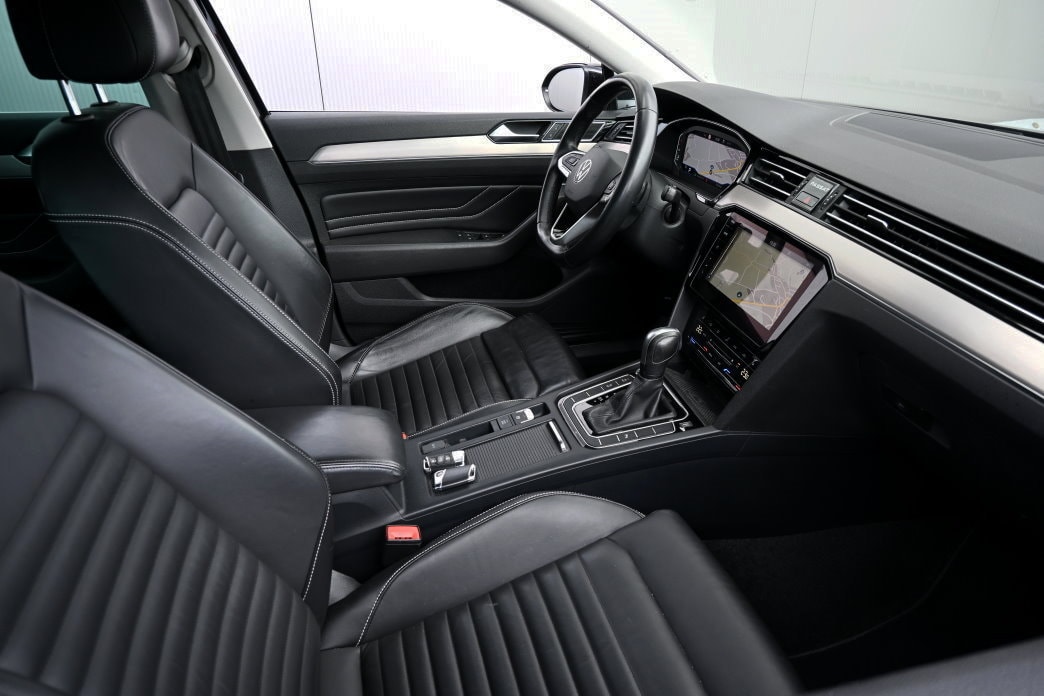VW Passat 2.0 TDI BMT Elegance DSG-image-4
