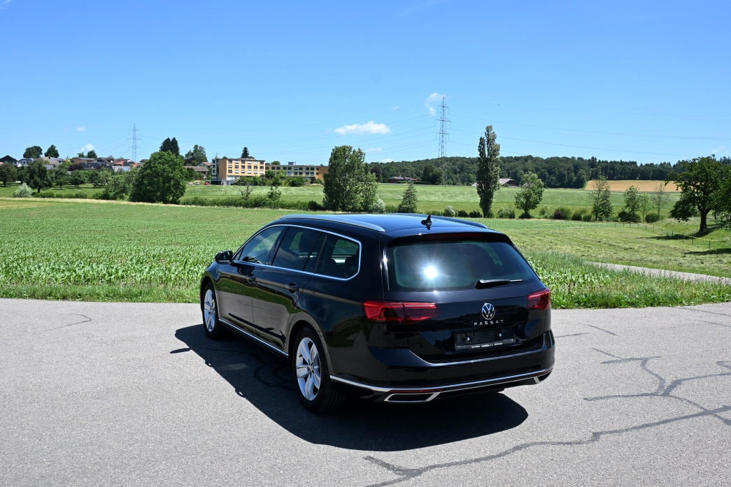 VW Passat 2.0 TDI BMT Elegance DSG-image-3