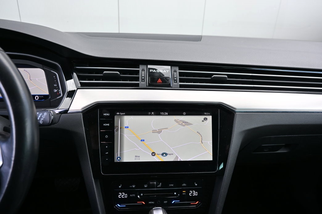 VW Passat 2.0 TDI BMT Elegance DSG-image-11