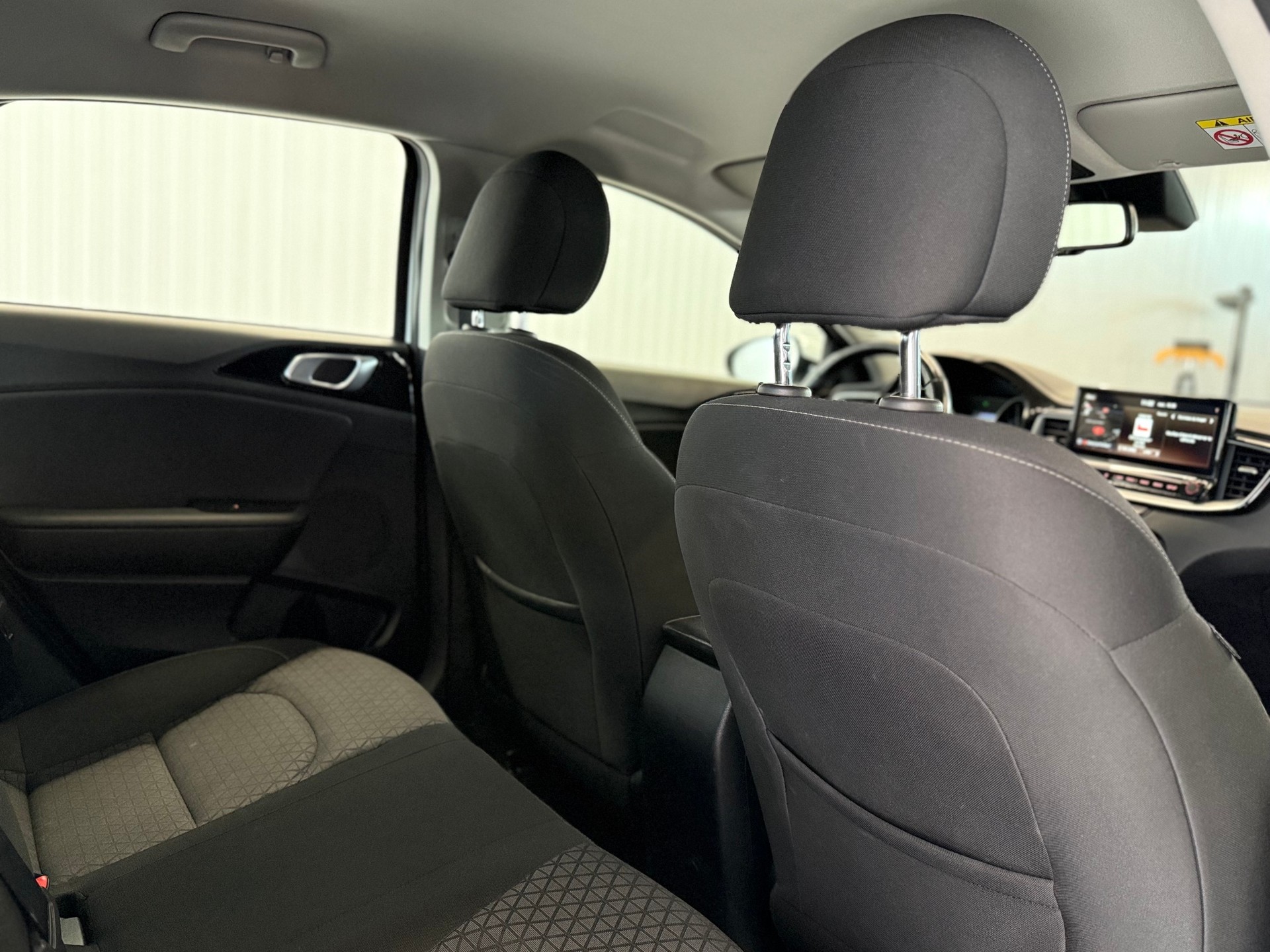 KIA Ceed 1.4 T-GDi Power DCT-image-9