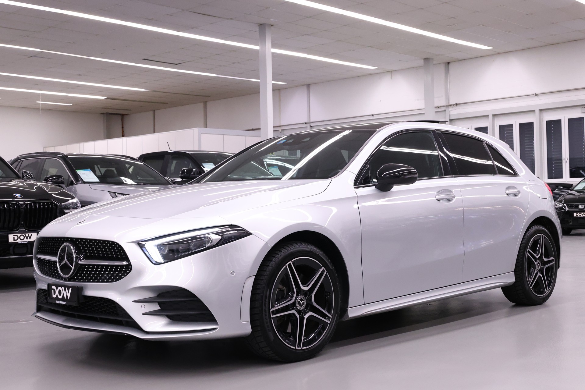 MERCEDES-BENZ A 250 e AMG Line-image-2