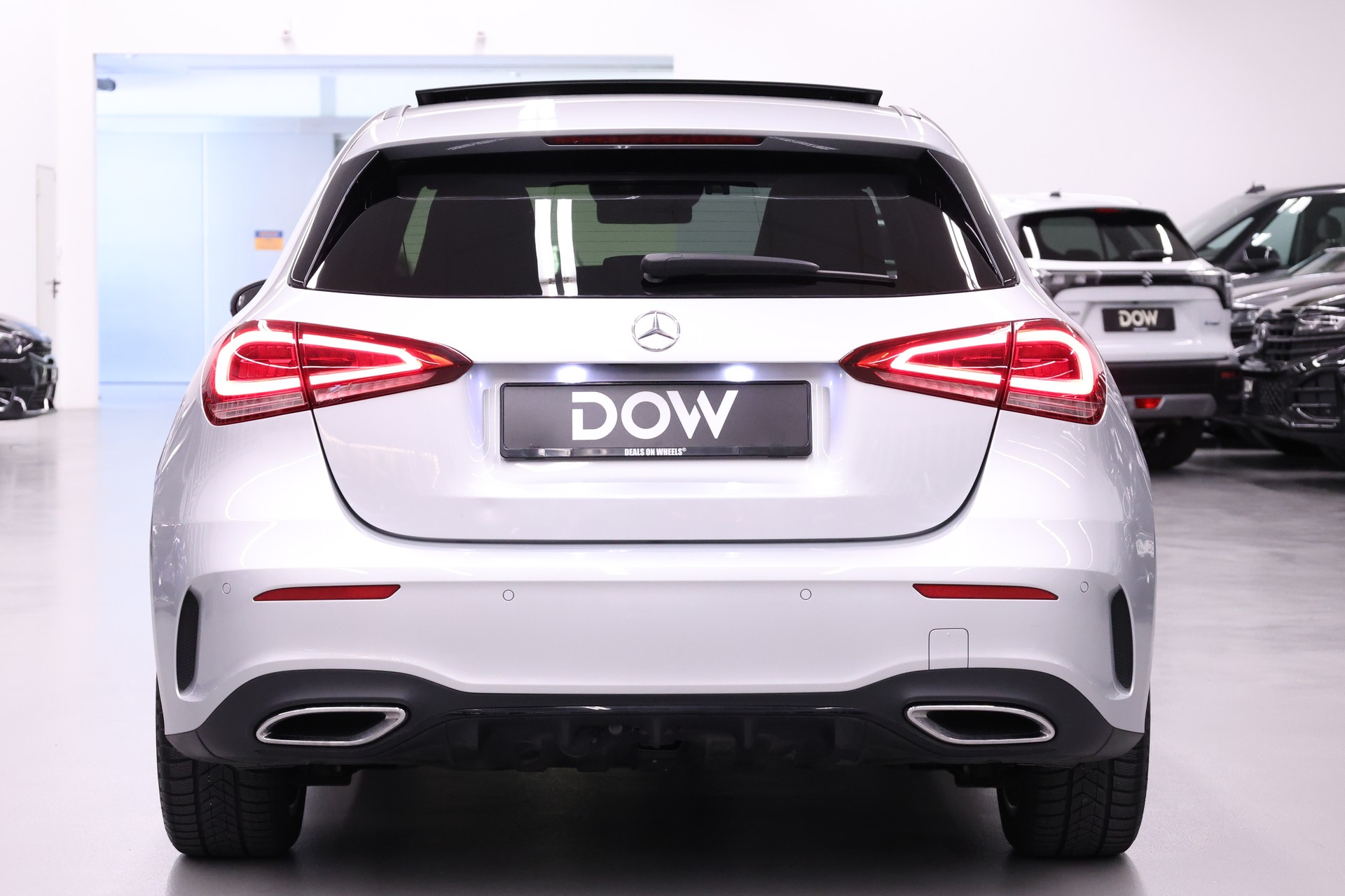 MERCEDES-BENZ A 250 e AMG Line-image-8