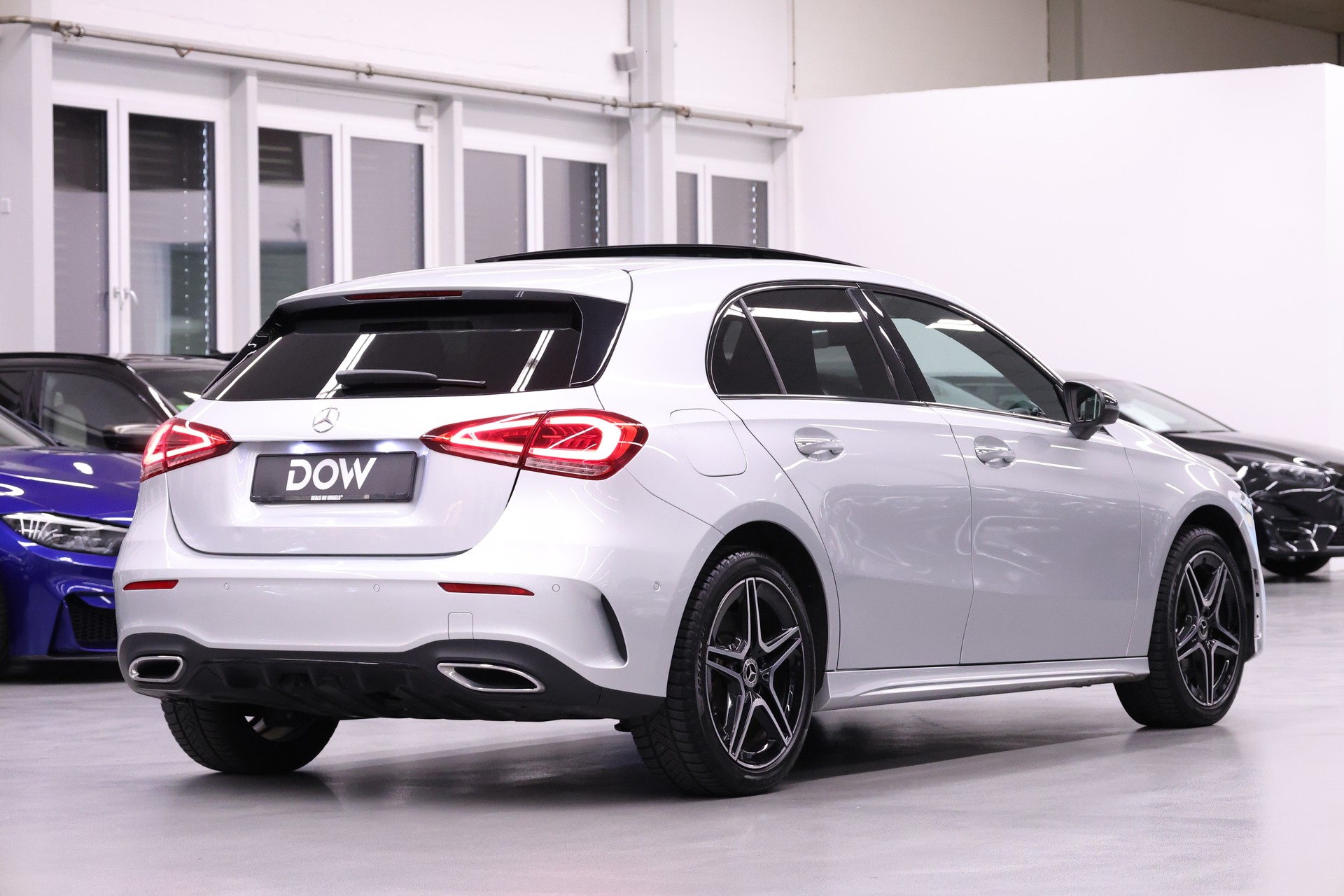 MERCEDES-BENZ A 250 e AMG Line-image-6