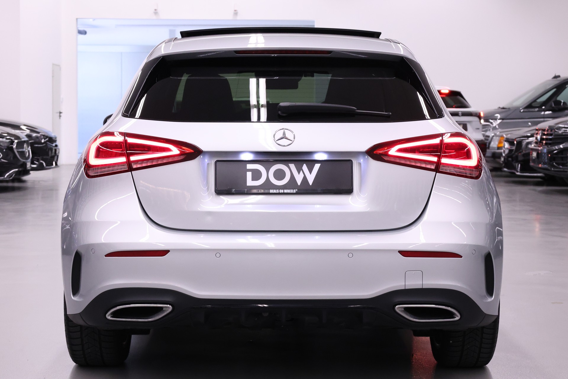 MERCEDES-BENZ A 250 e AMG Line-image-7