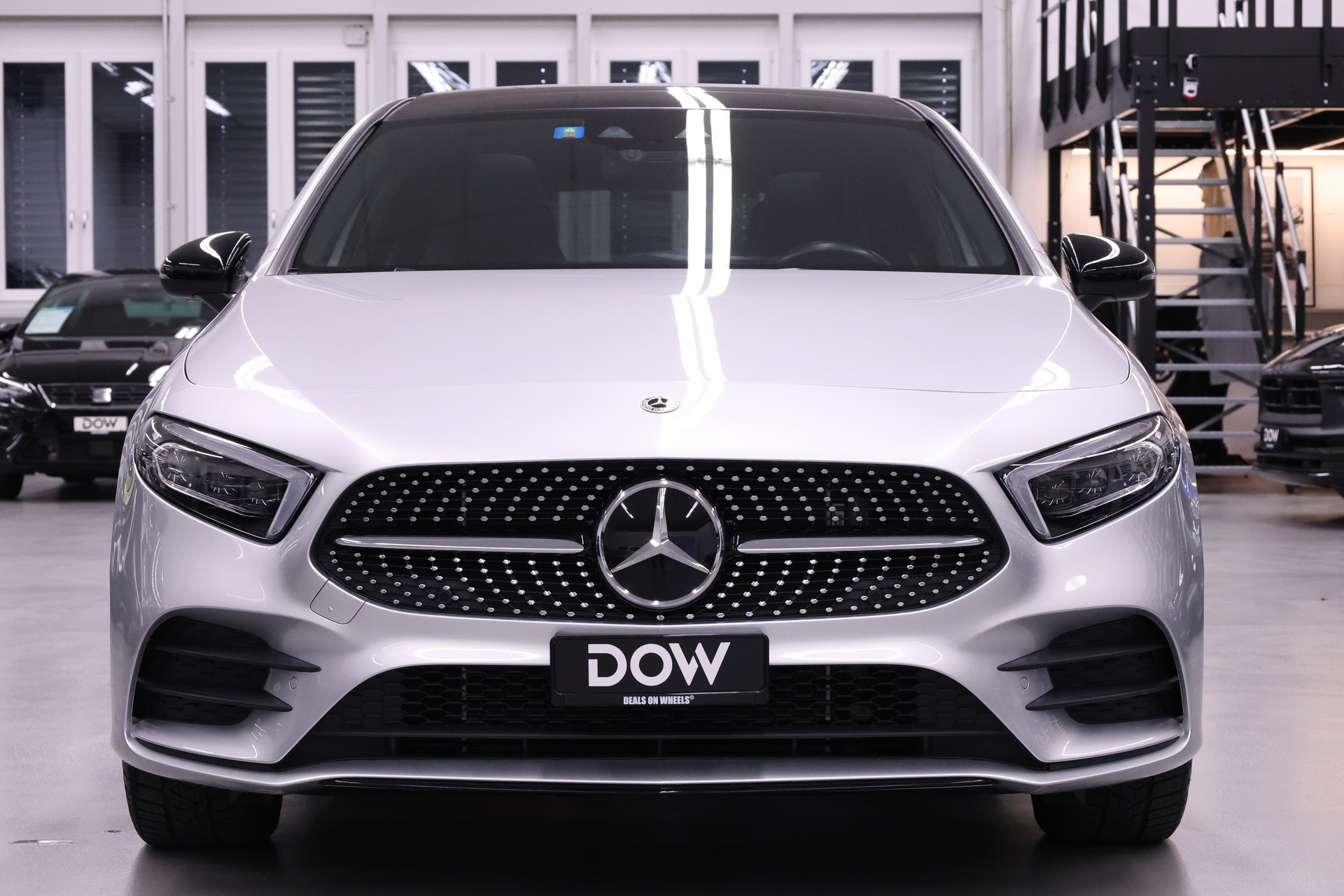 MERCEDES-BENZ A 250 e AMG Line-image-3