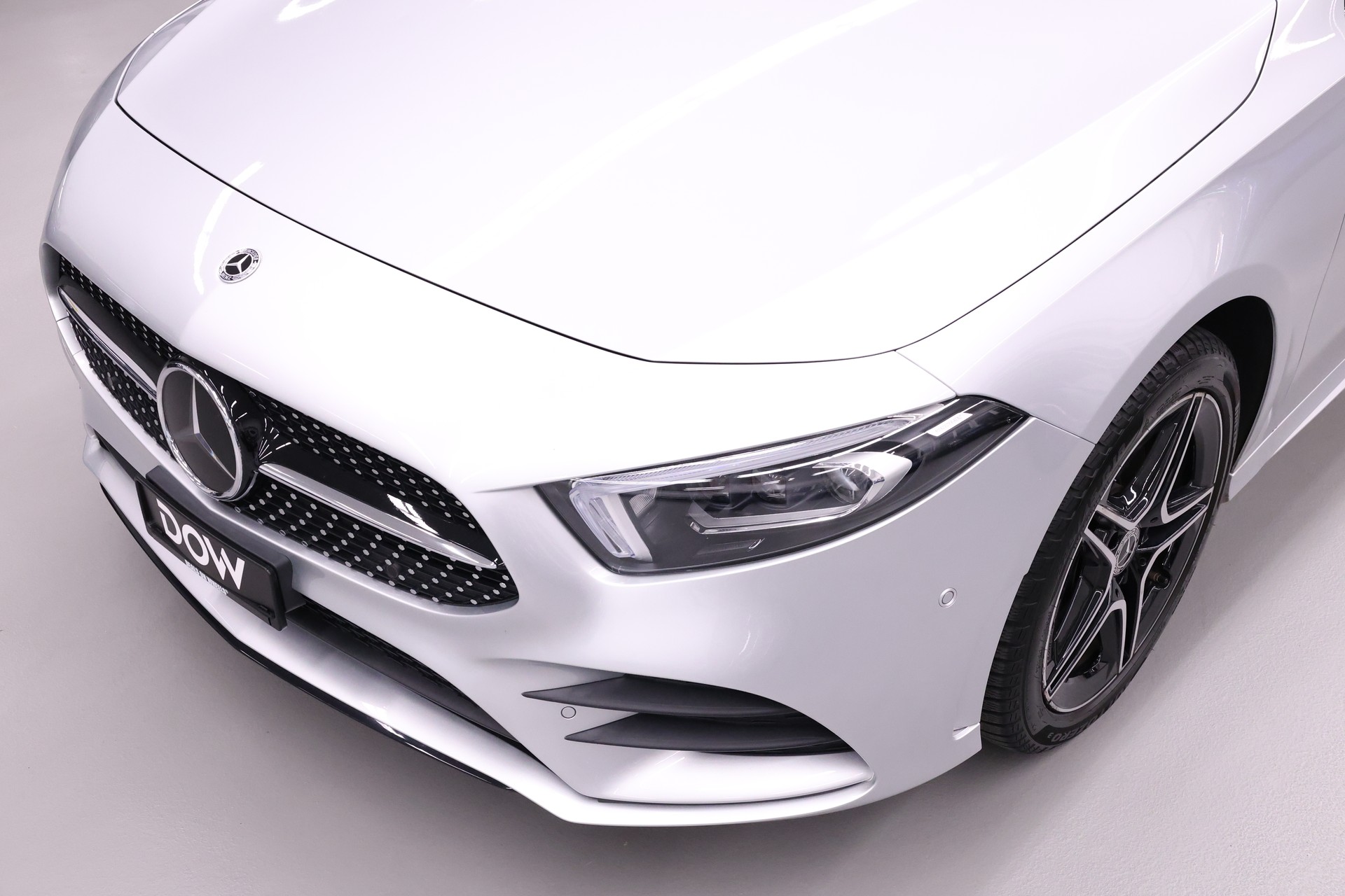 MERCEDES-BENZ A 250 e AMG Line-image-5