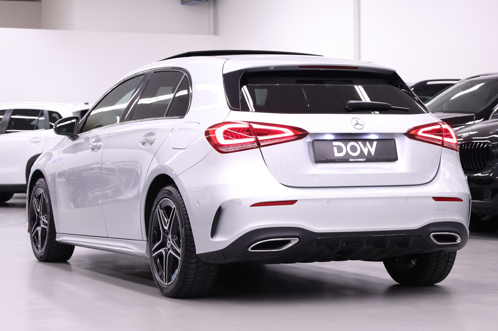 MERCEDES-BENZ A 250 e AMG Line-image-7