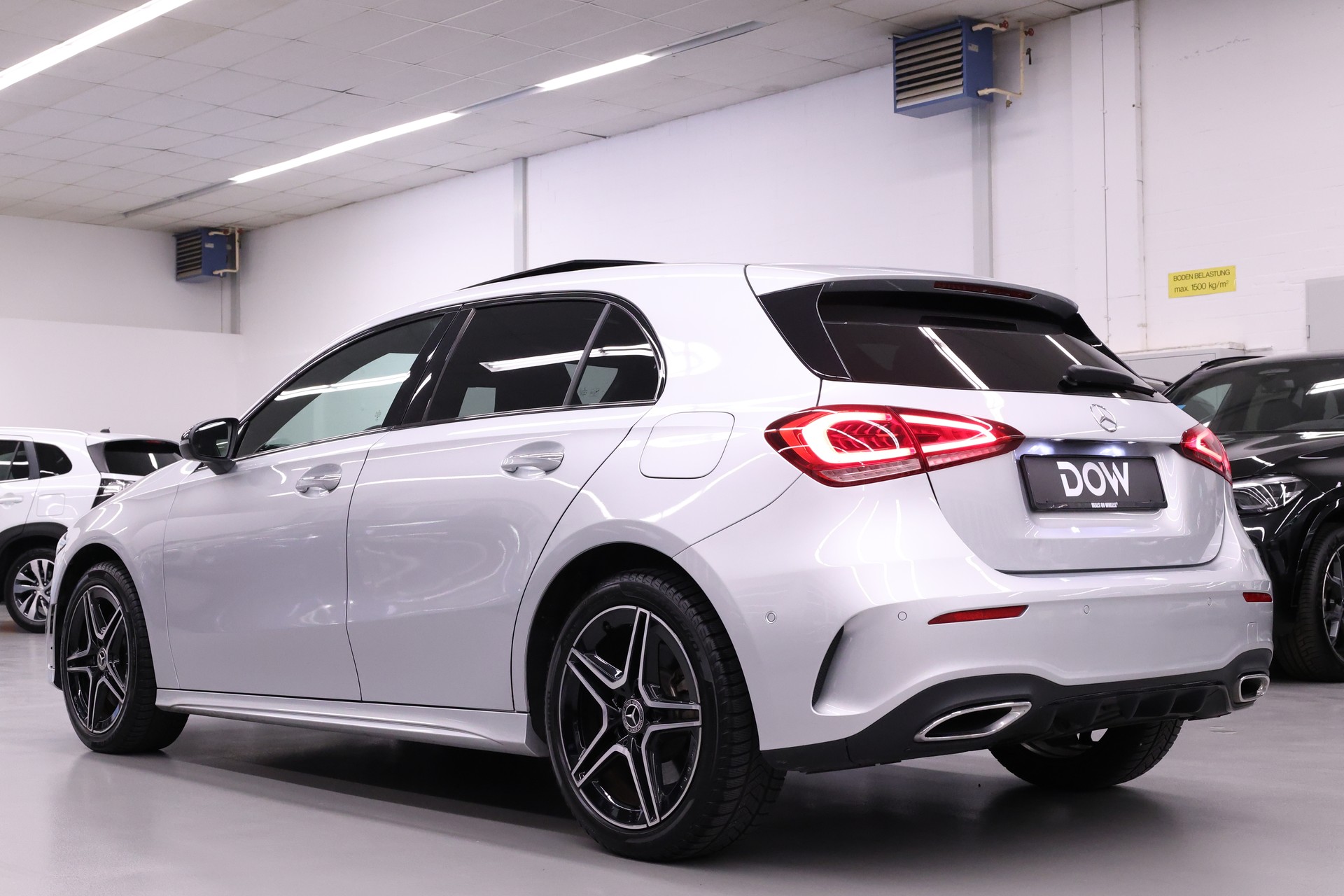 MERCEDES-BENZ A 250 e AMG Line-image-6
