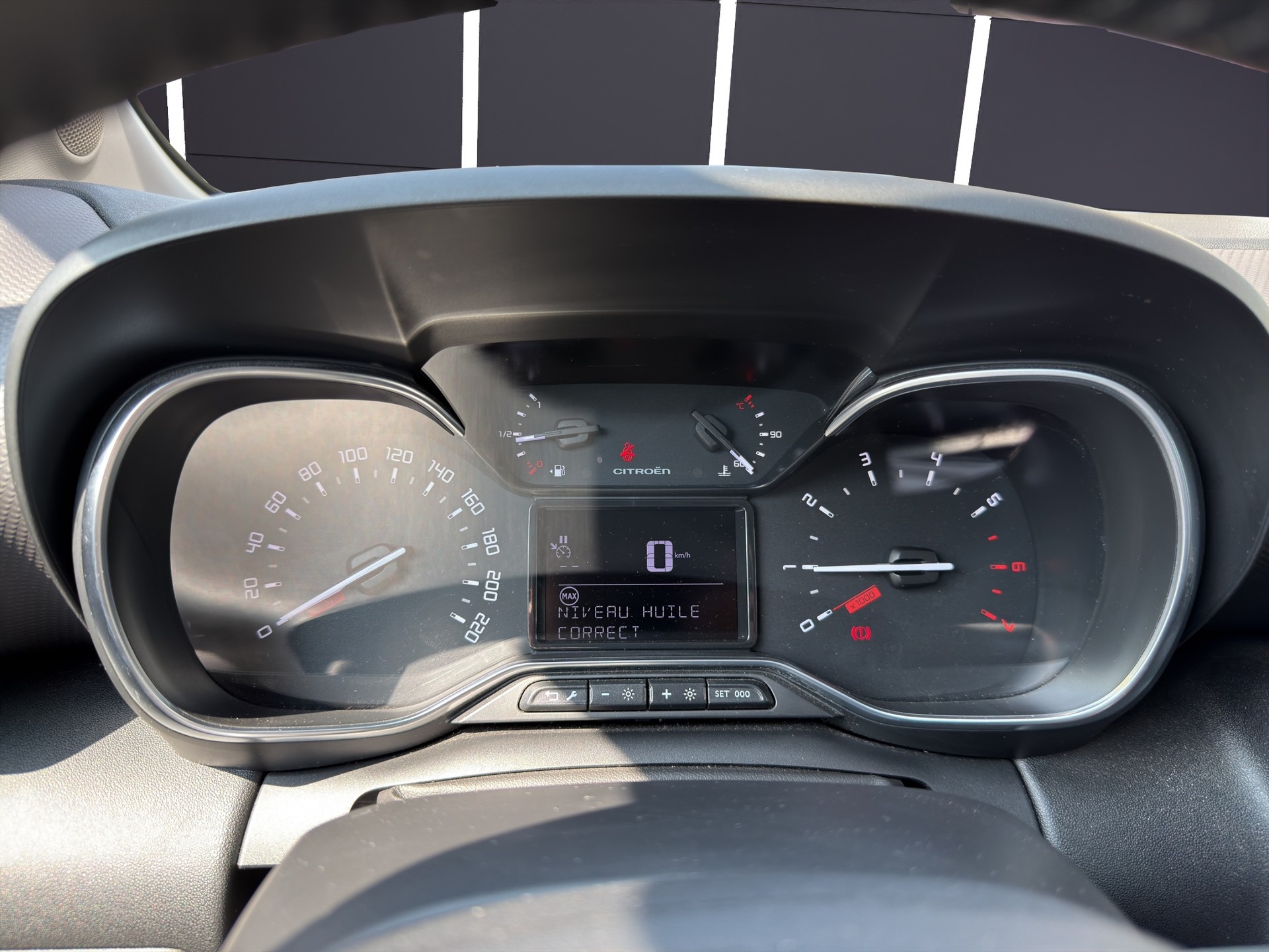 CITROEN C3 Aircross 1.2 Feel-image-8