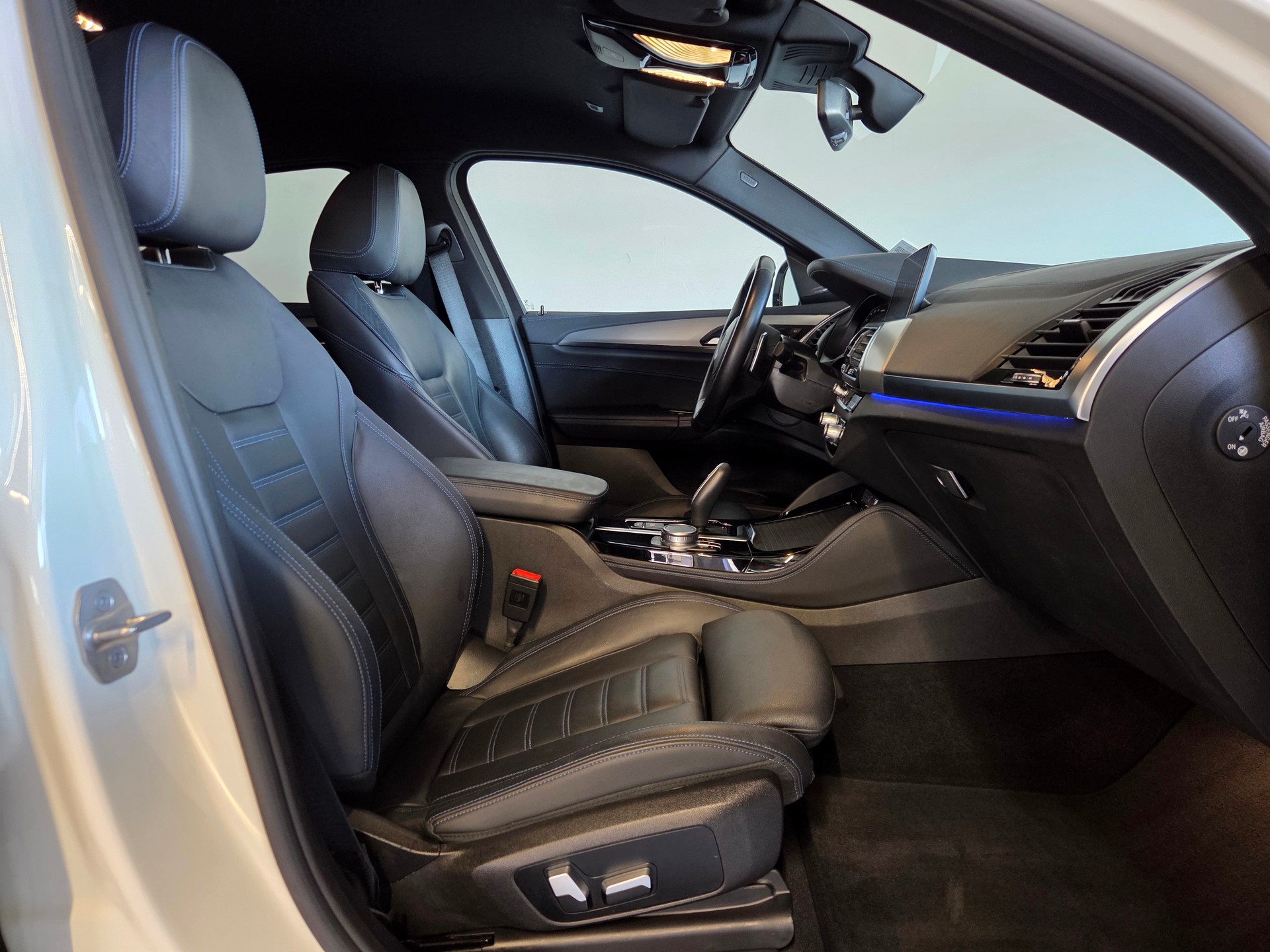 BMW X4 M40d-image-21