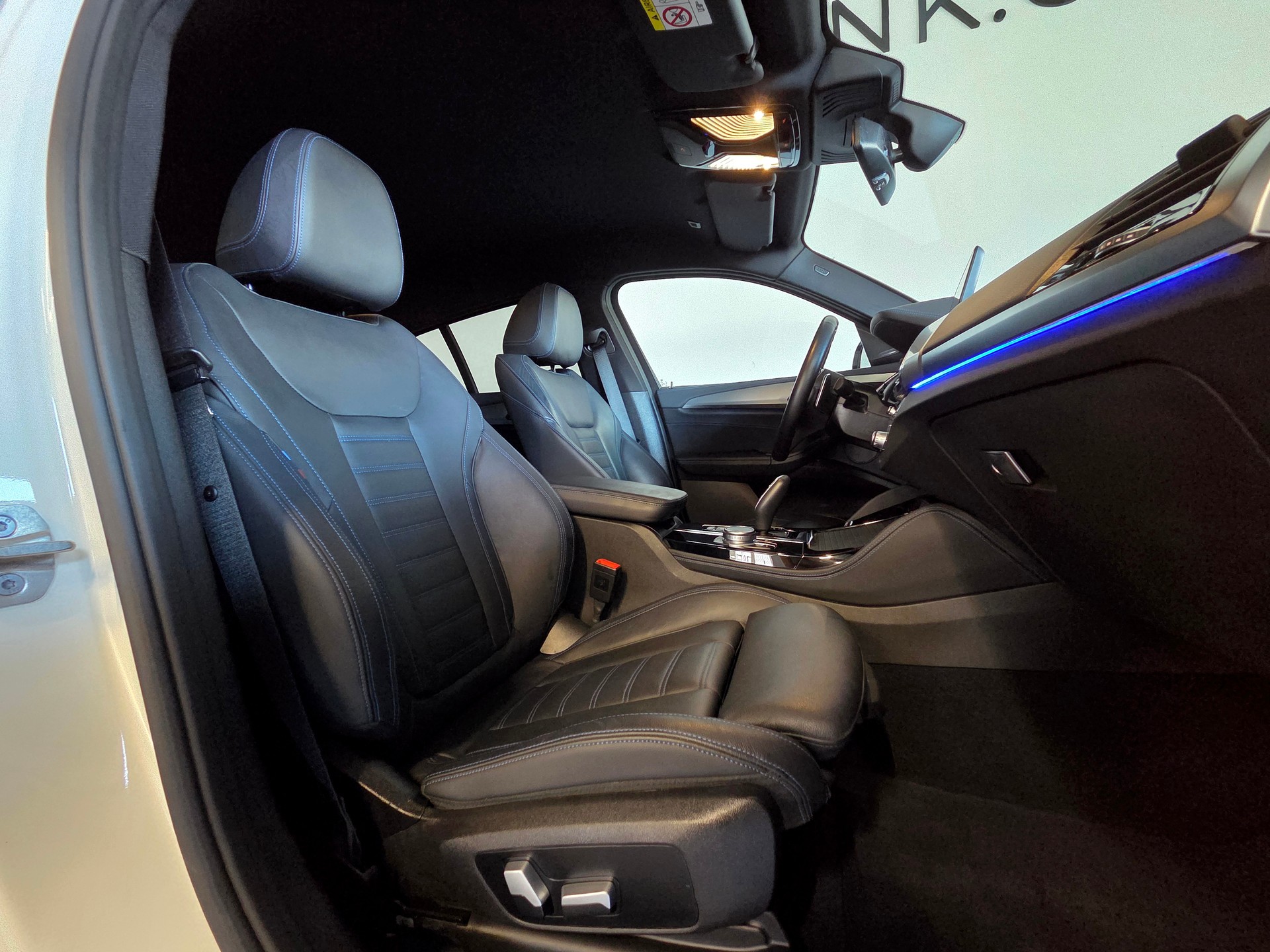 BMW X4 M40d-image-4