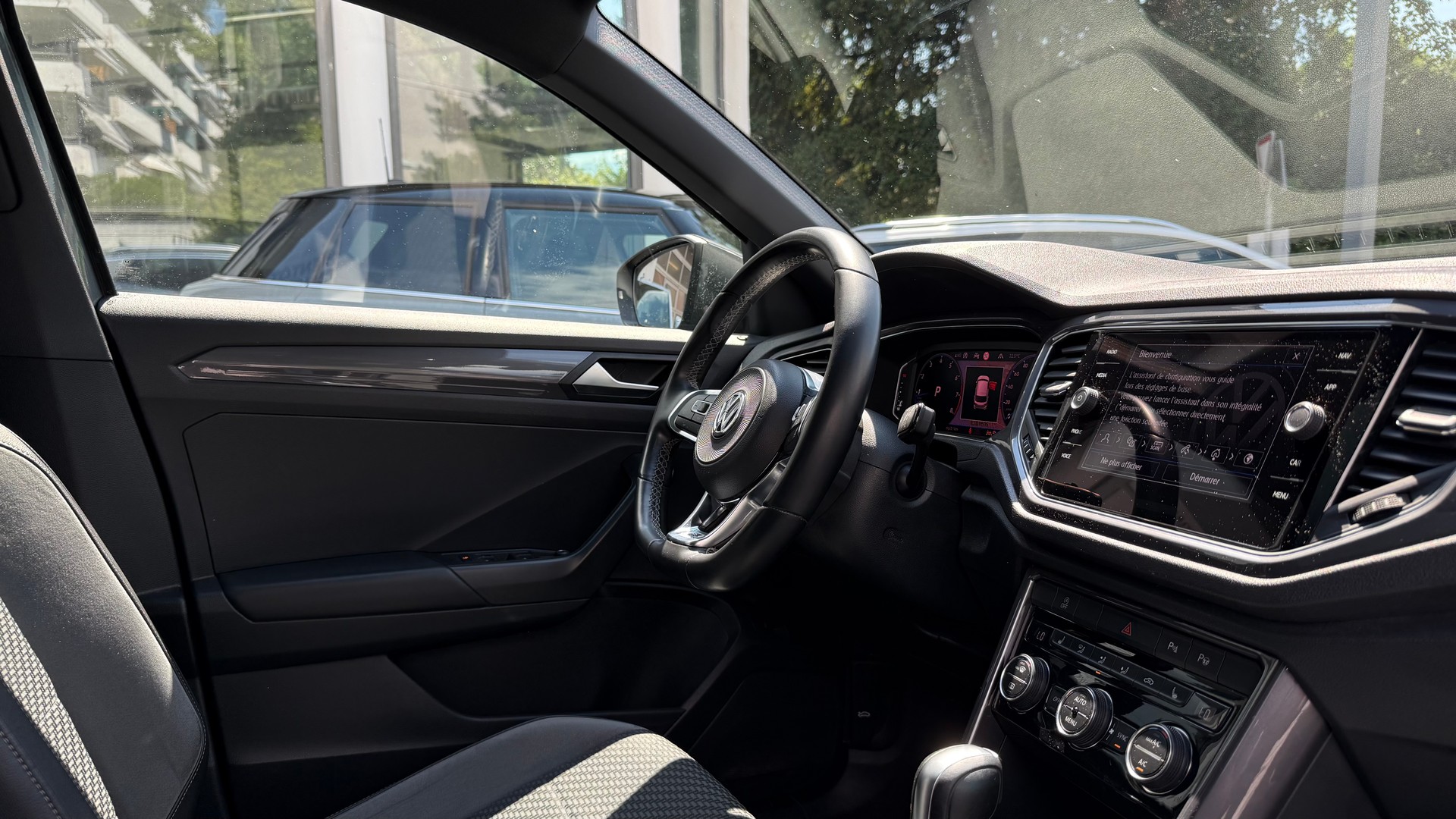 VW T-Roc 2.0 TSI Sport DSG 4Motion-image-2