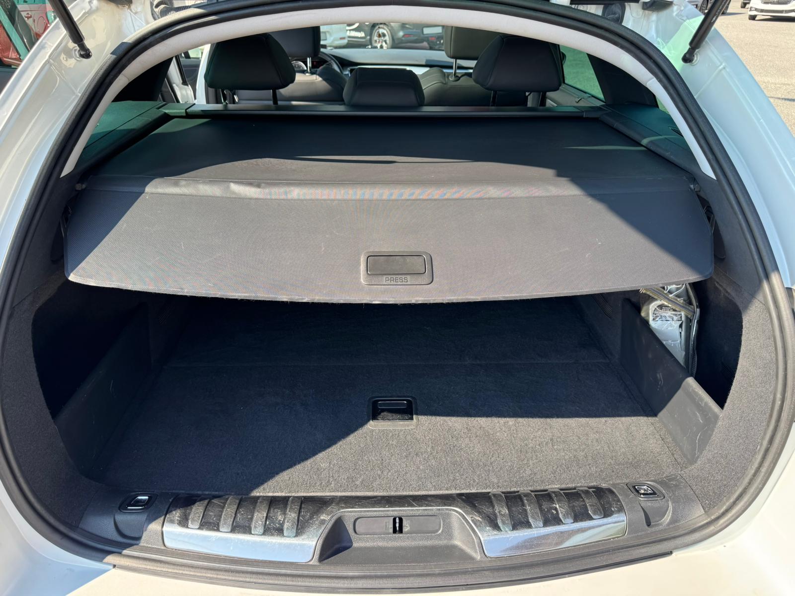 PEUGEOT 508 SW 2.2 HDI GT Automatic-image-12