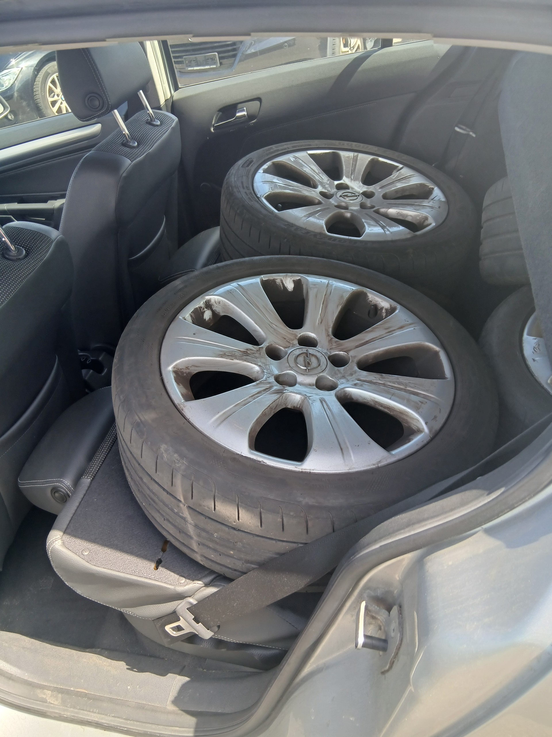 OPEL Astra 1.6i 16V Turbo Cosmo-image-8