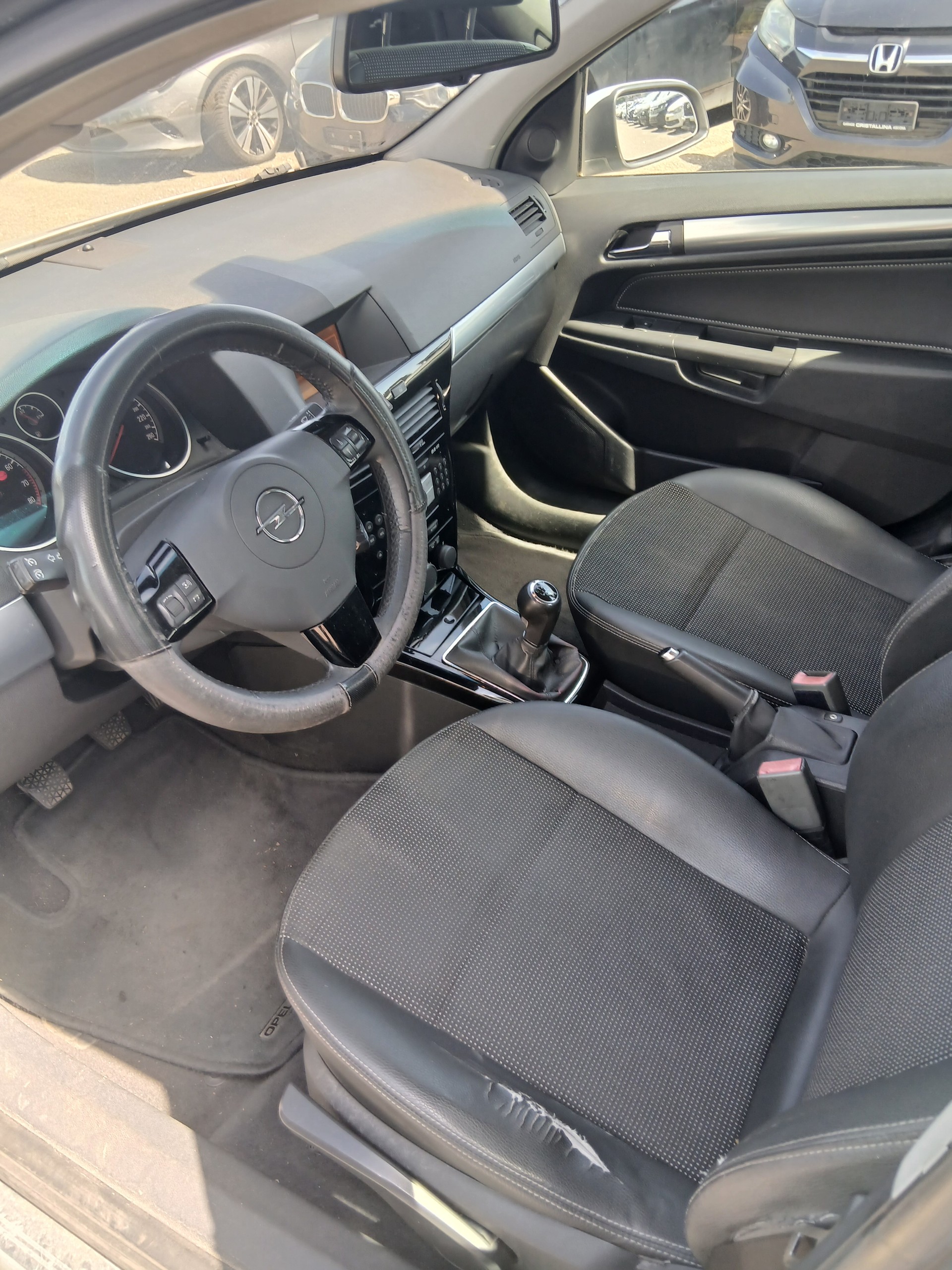 OPEL Astra 1.6i 16V Turbo Cosmo-image-7