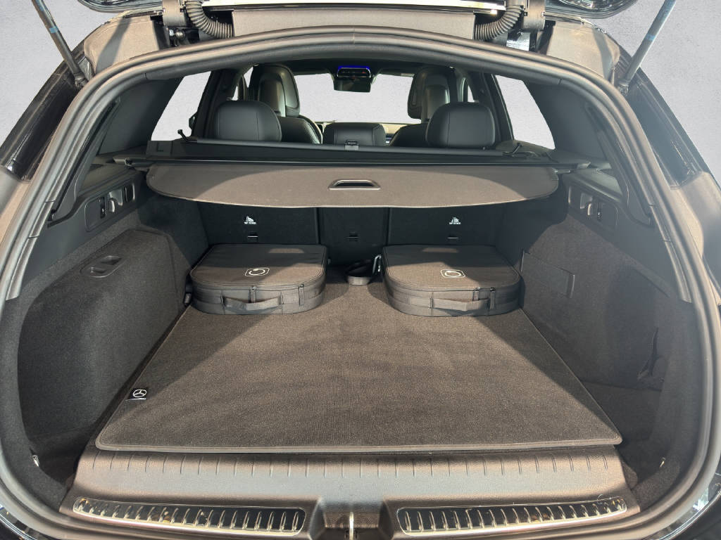MERCEDES-BENZ C 300 de AMG Line 4Matic T-Modell-image-7
