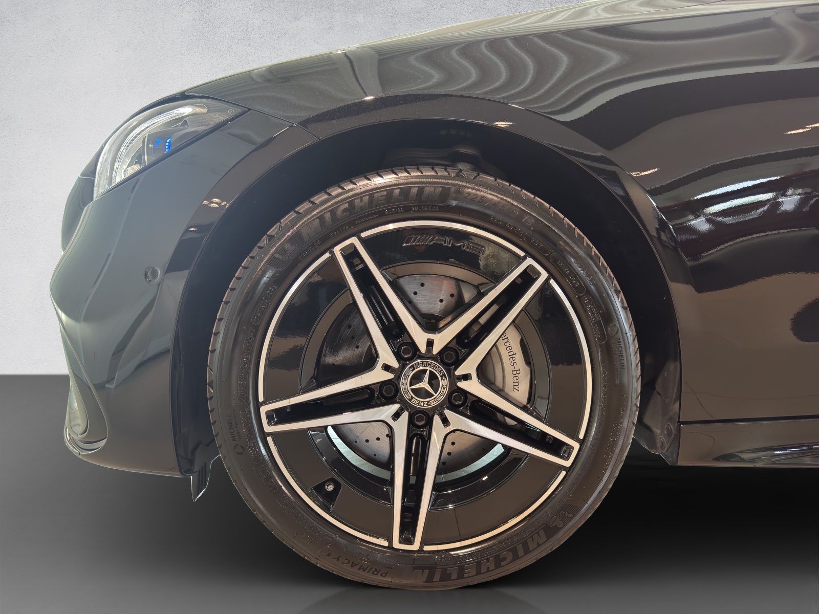 MERCEDES-BENZ C 300 de AMG Line 4Matic T-Modell-image-7