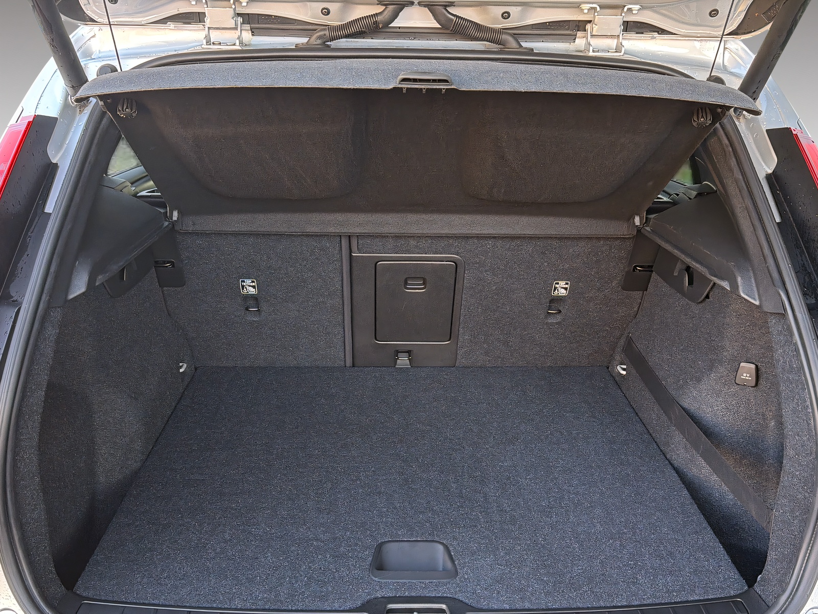 VOLVO XC40 2.0 T4 Momentum-image-19